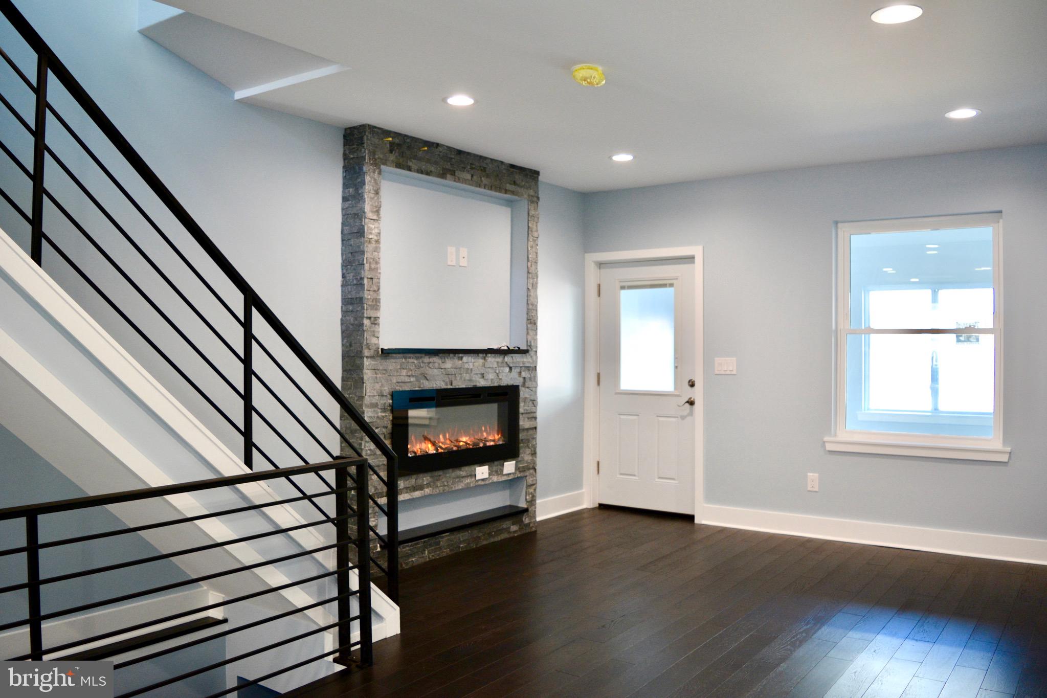 PORT RICHMOND - Residential