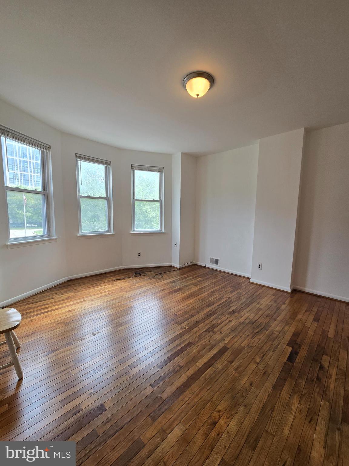 HAWTHORNE - Residential Lease