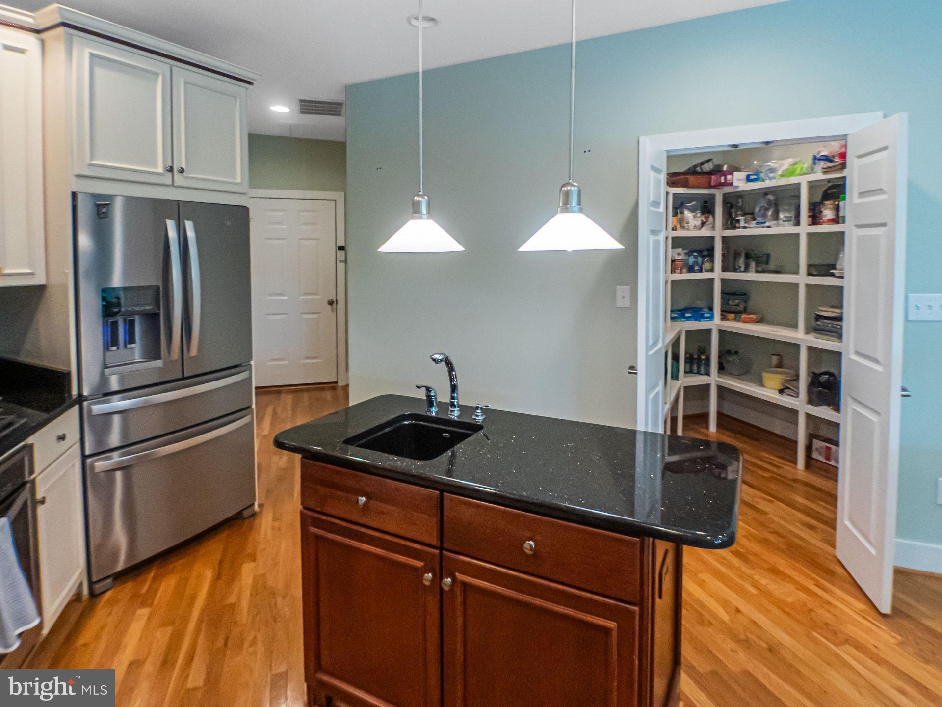 STONEY CREEK - Residential
