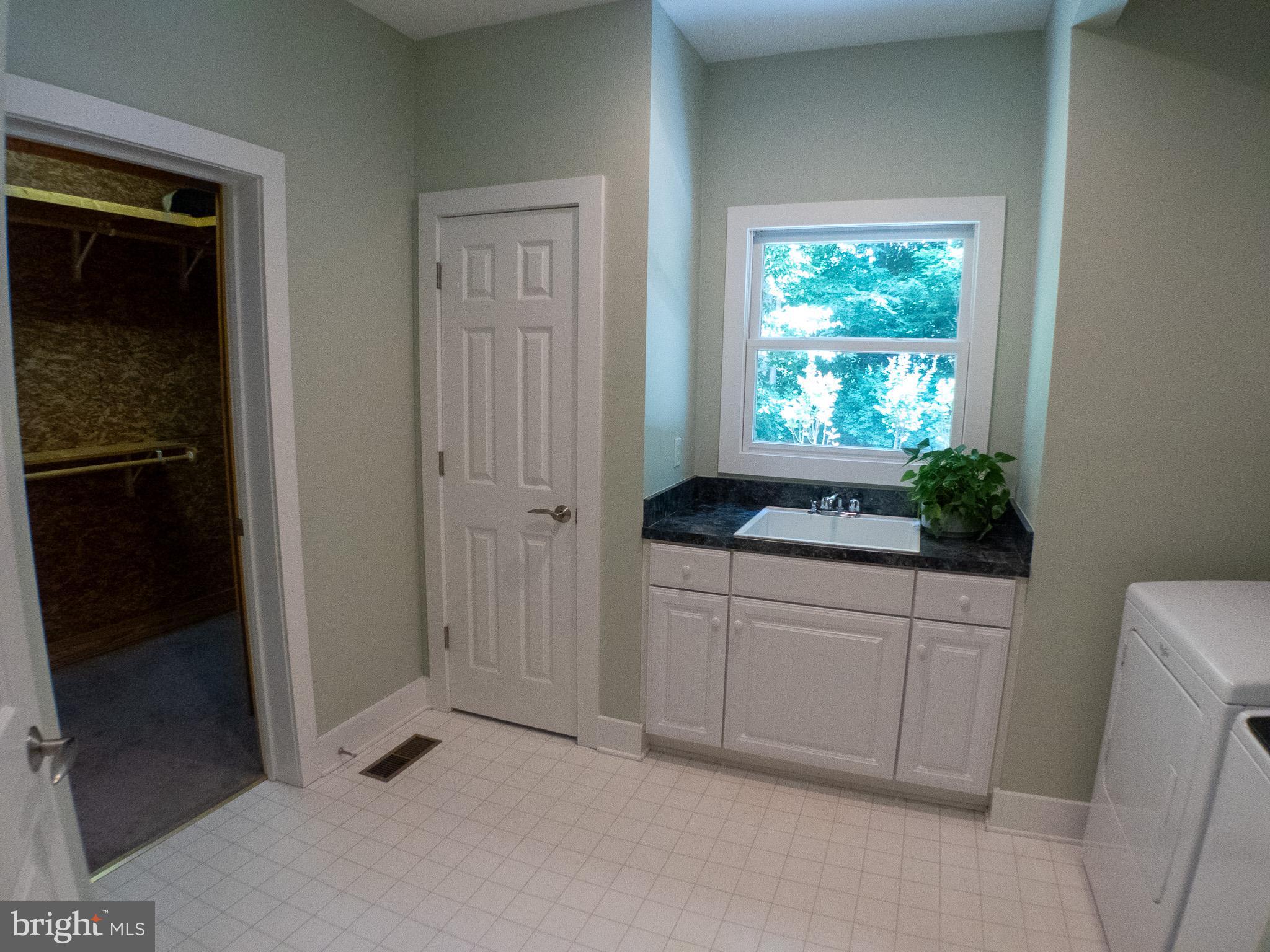 STONEY CREEK - Residential
