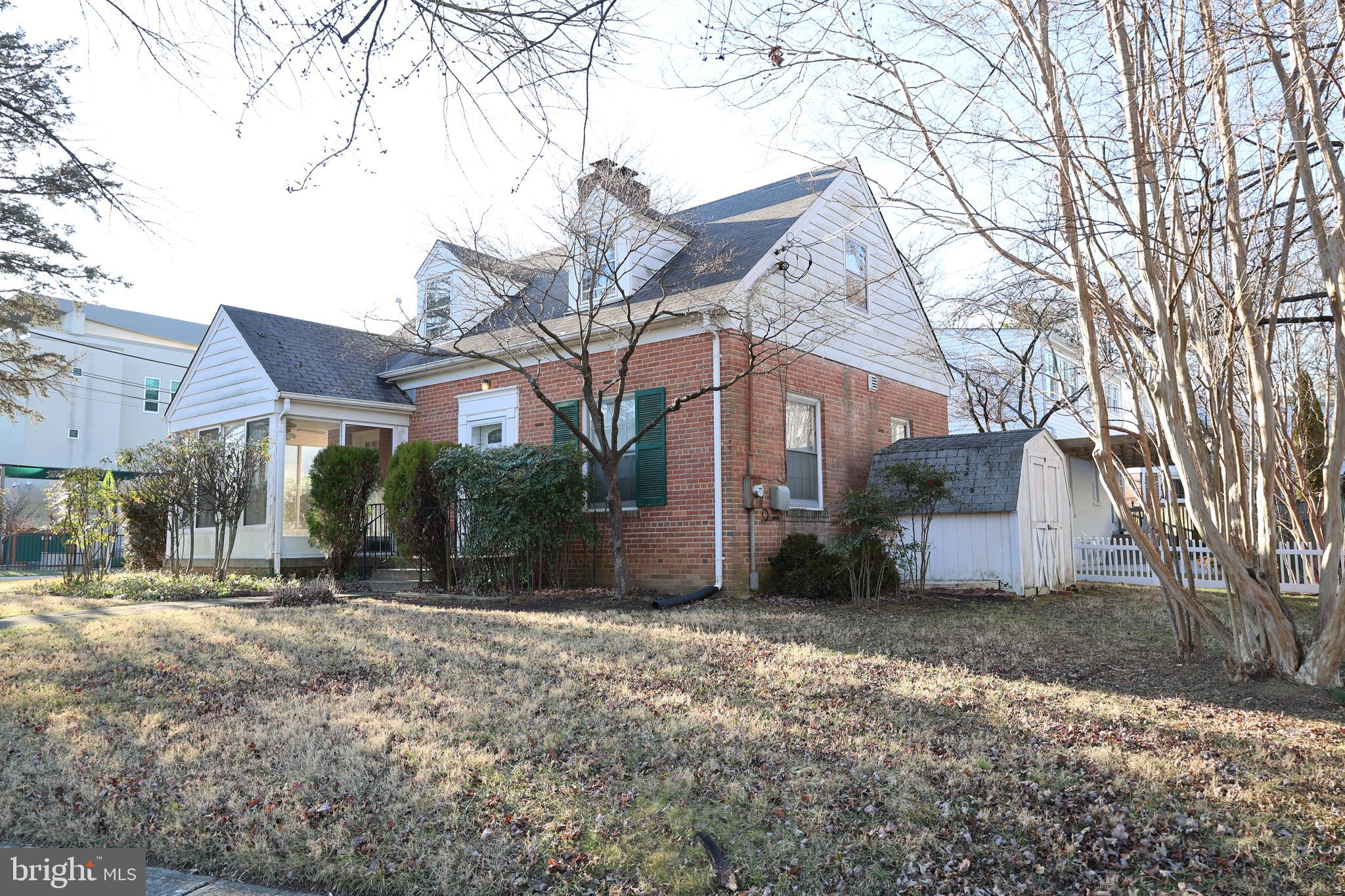 GLENBROOK KNOLLS - Residential