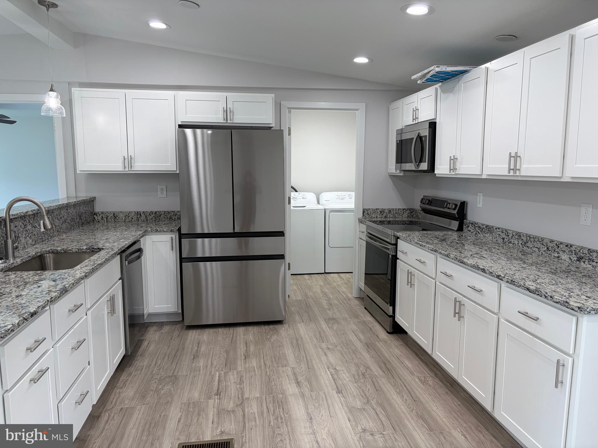 BISCAYNE BAY VILLAGE - Residential