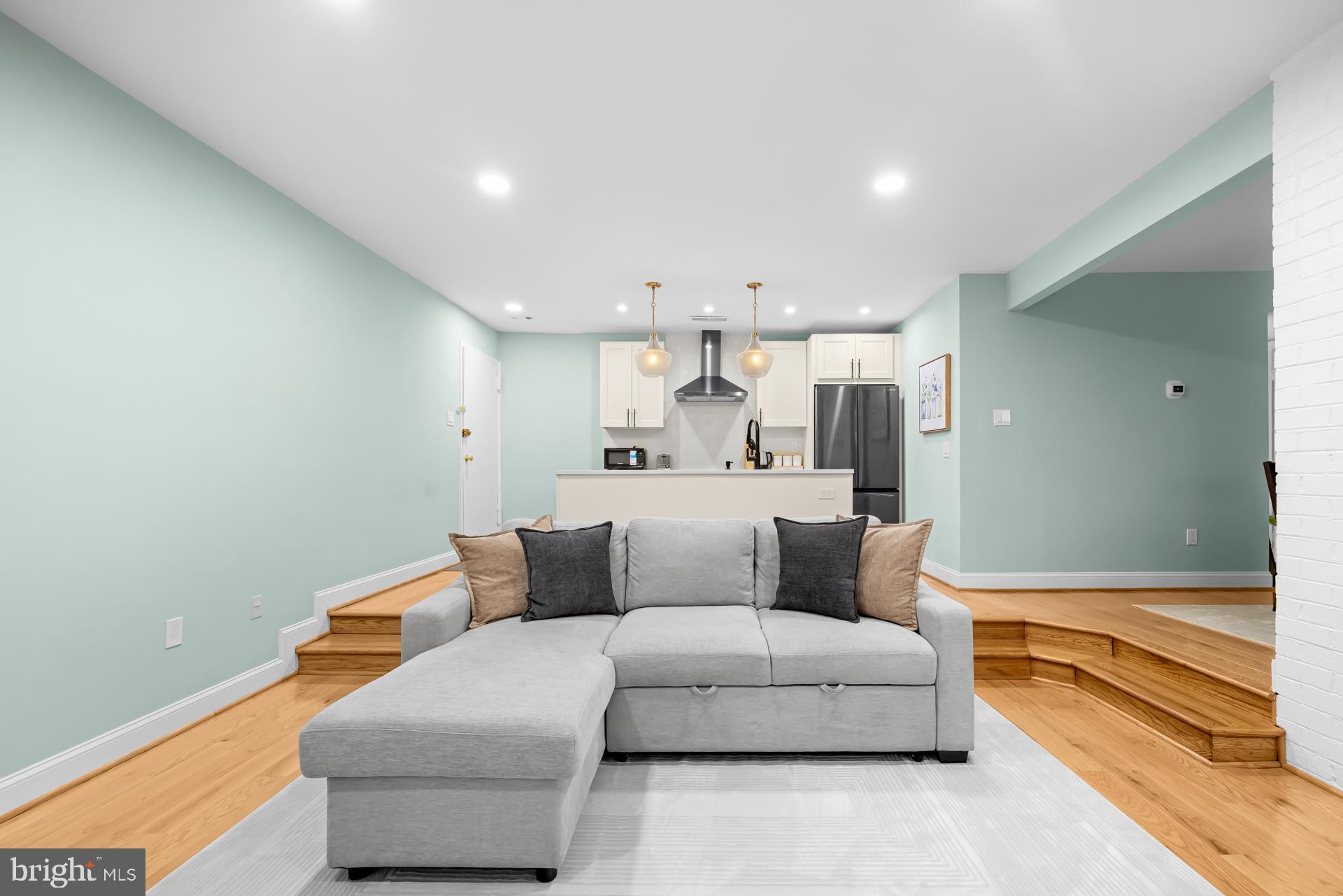 AMERICANA FINMARK - Residential