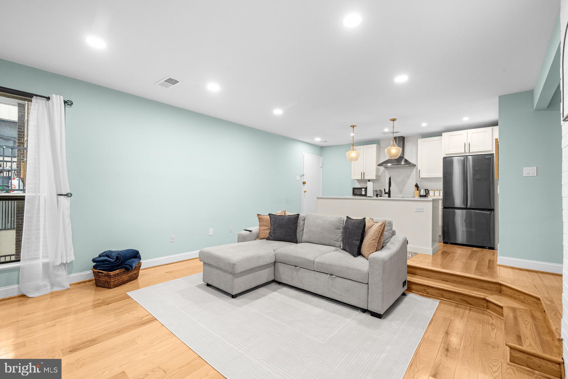 AMERICANA FINMARK - Residential