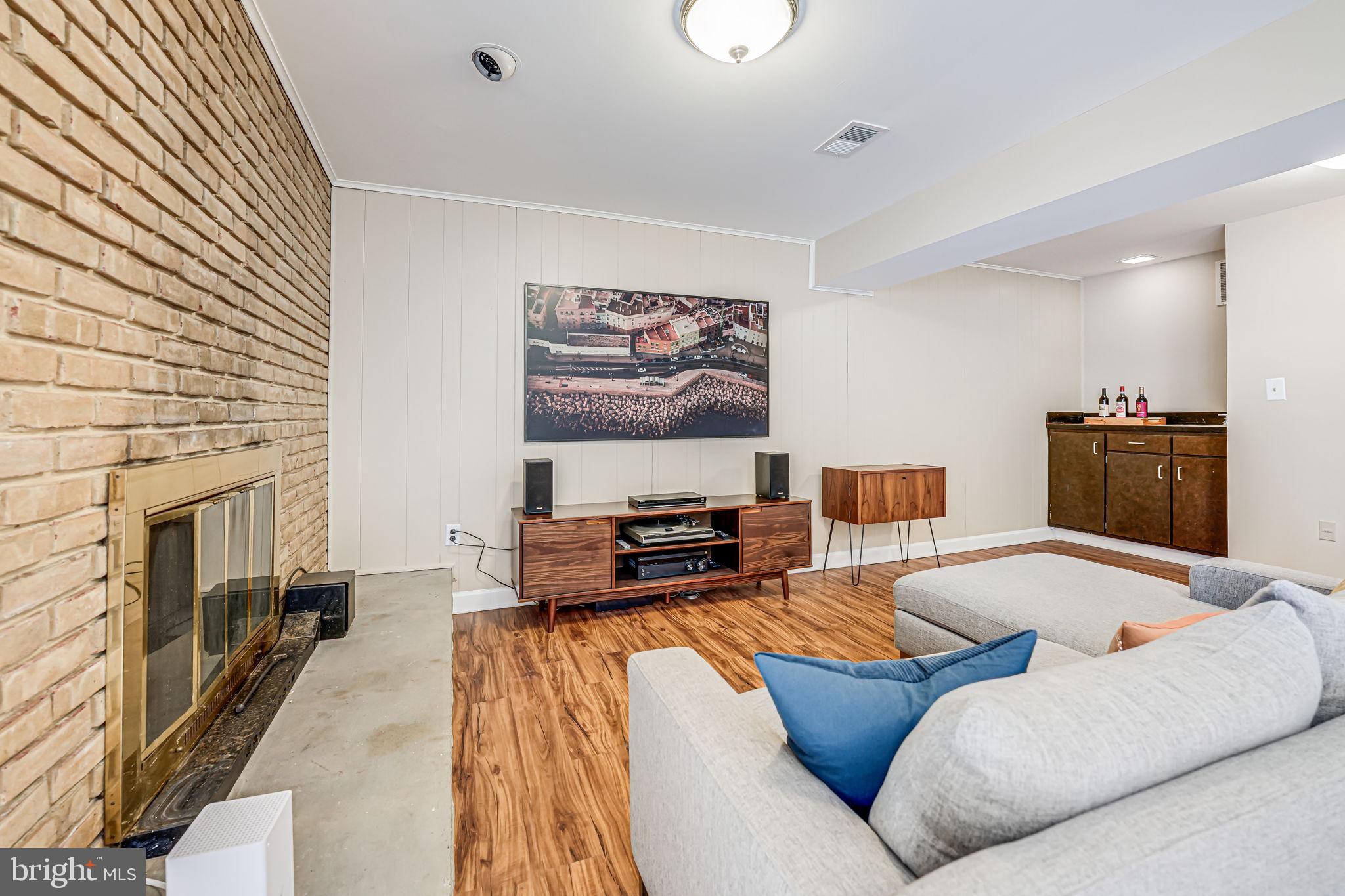 CHESTERFIELD MEWS - Residential