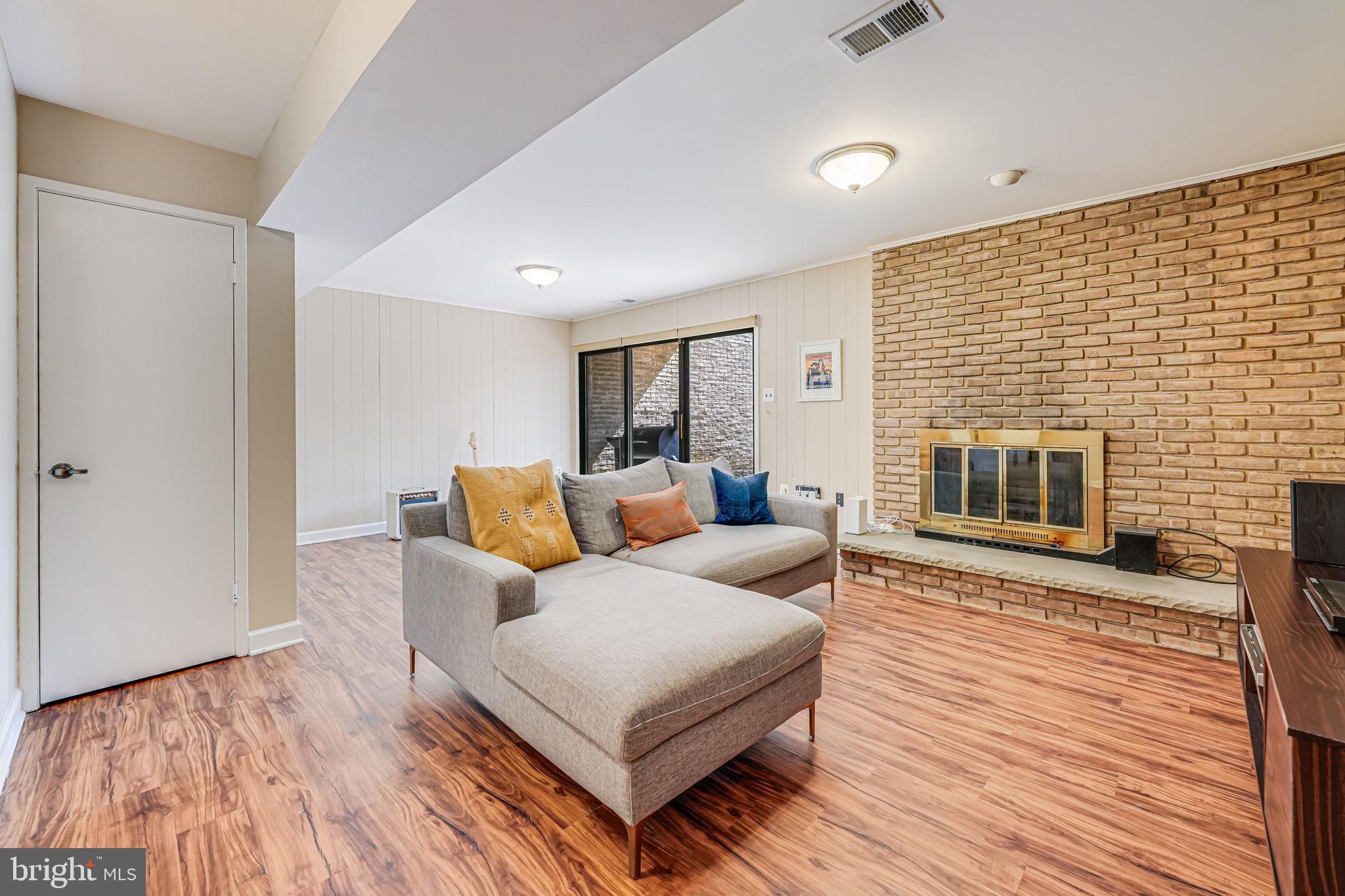 CHESTERFIELD MEWS - Residential