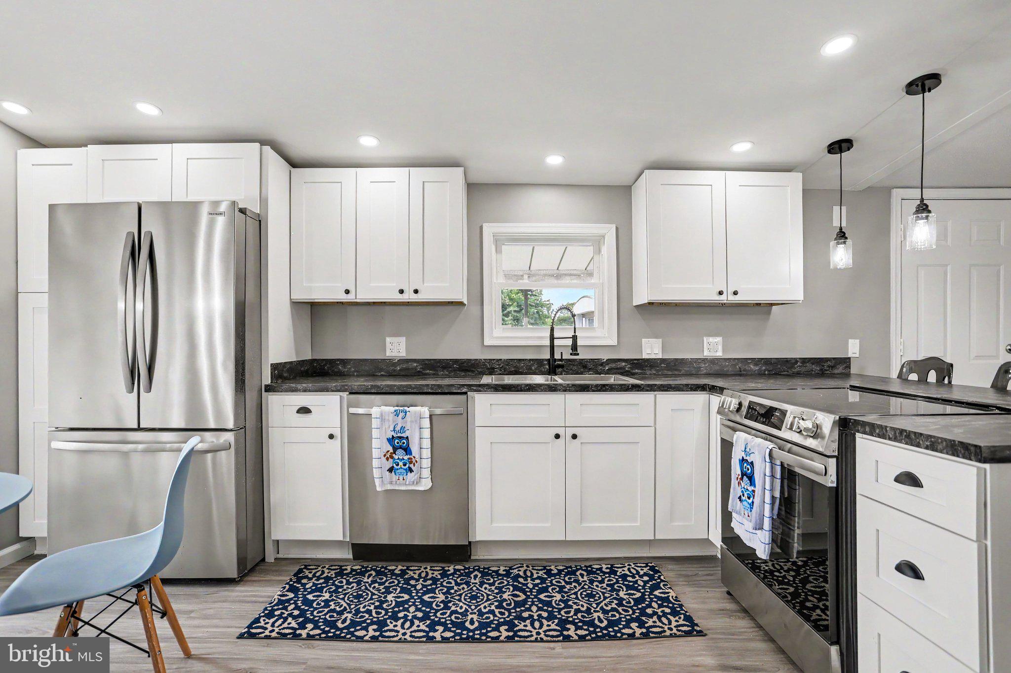LINCOLN ESTATES - Residential