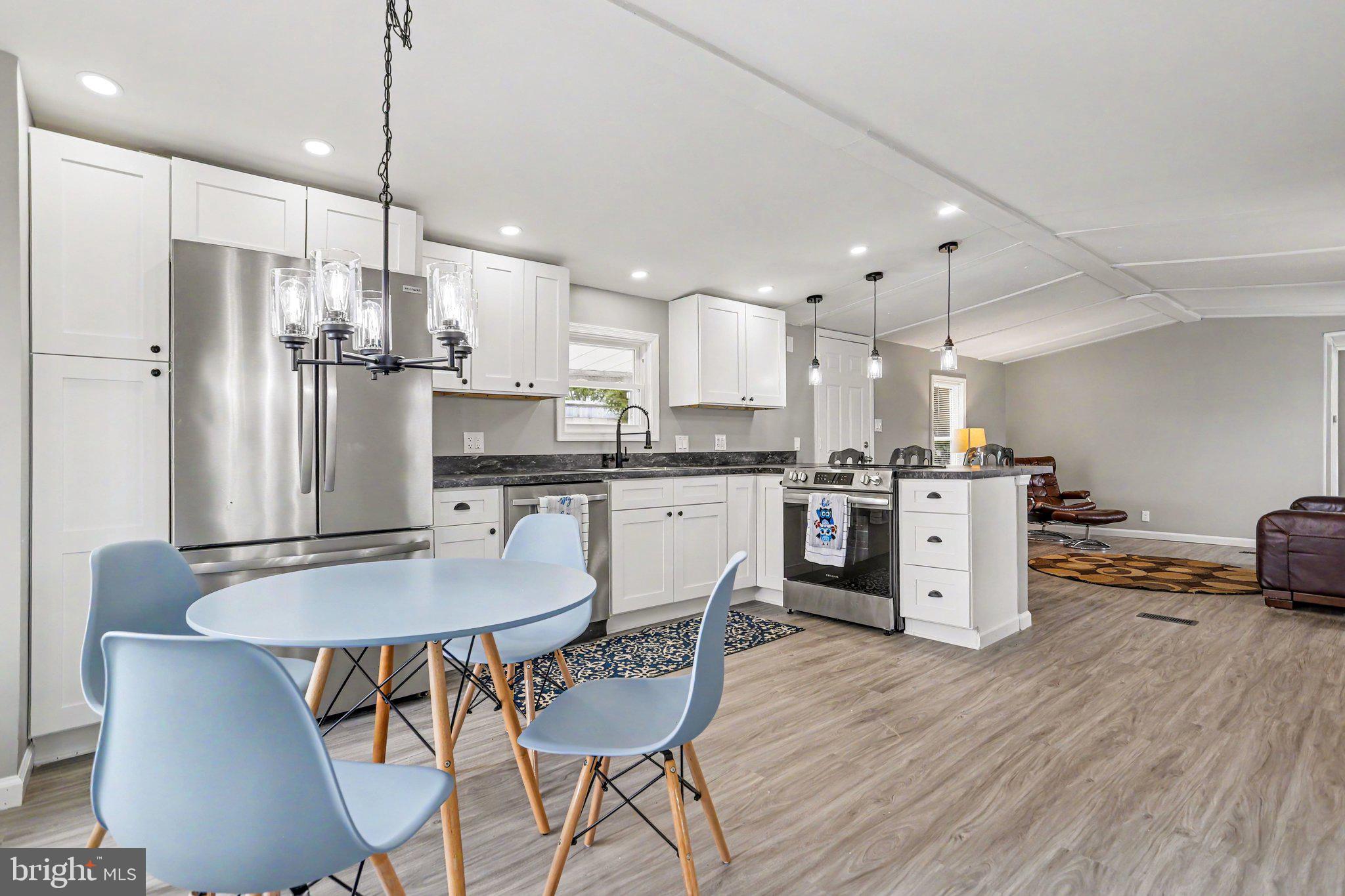 LINCOLN ESTATES - Residential