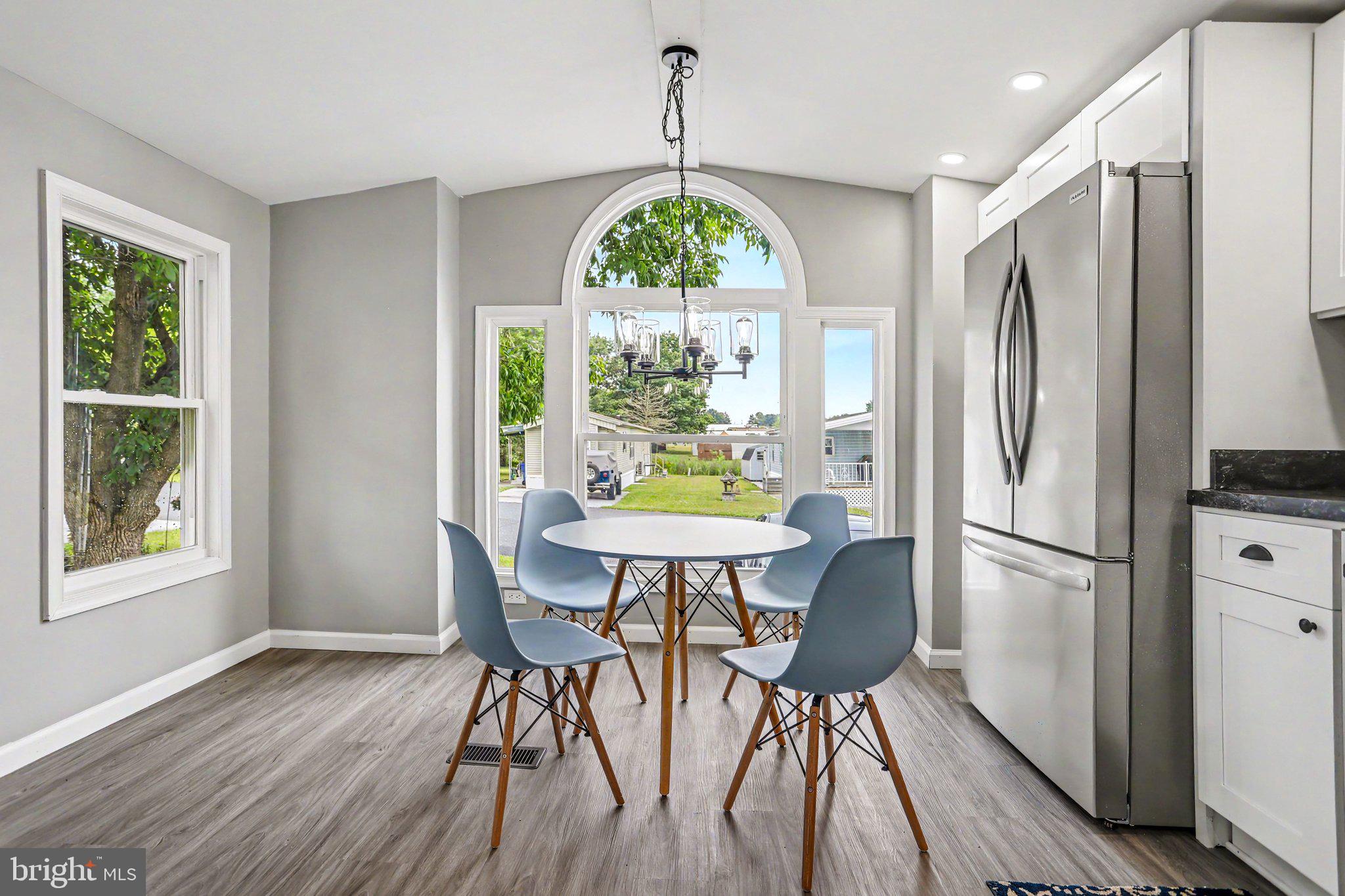 LINCOLN ESTATES - Residential