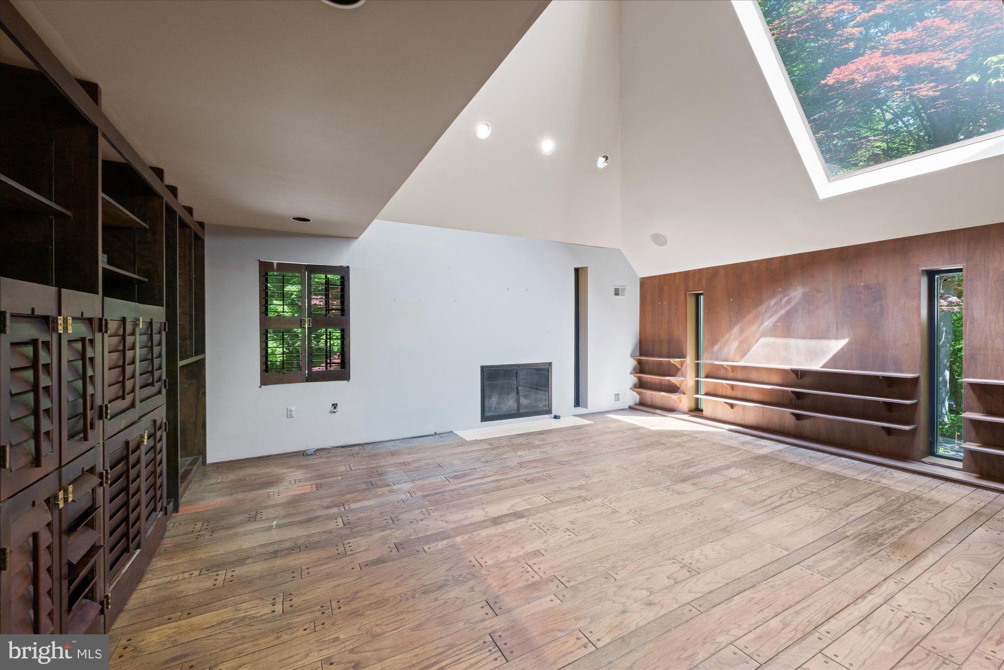POTOMAC OVERLOOK - Residential