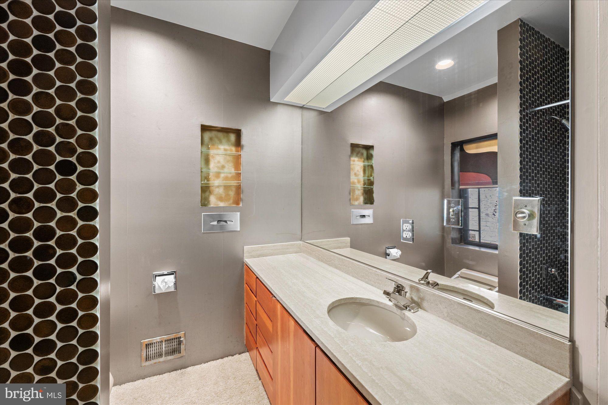 POTOMAC OVERLOOK - Residential