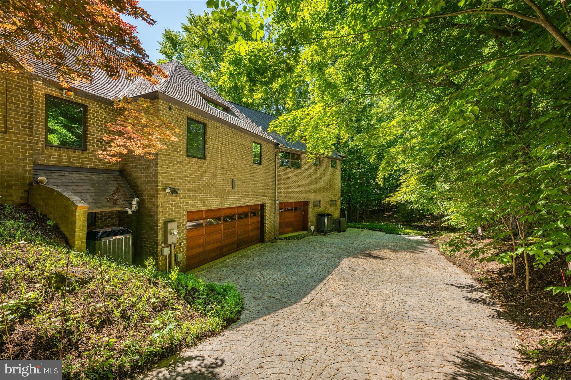 POTOMAC OVERLOOK - Residential