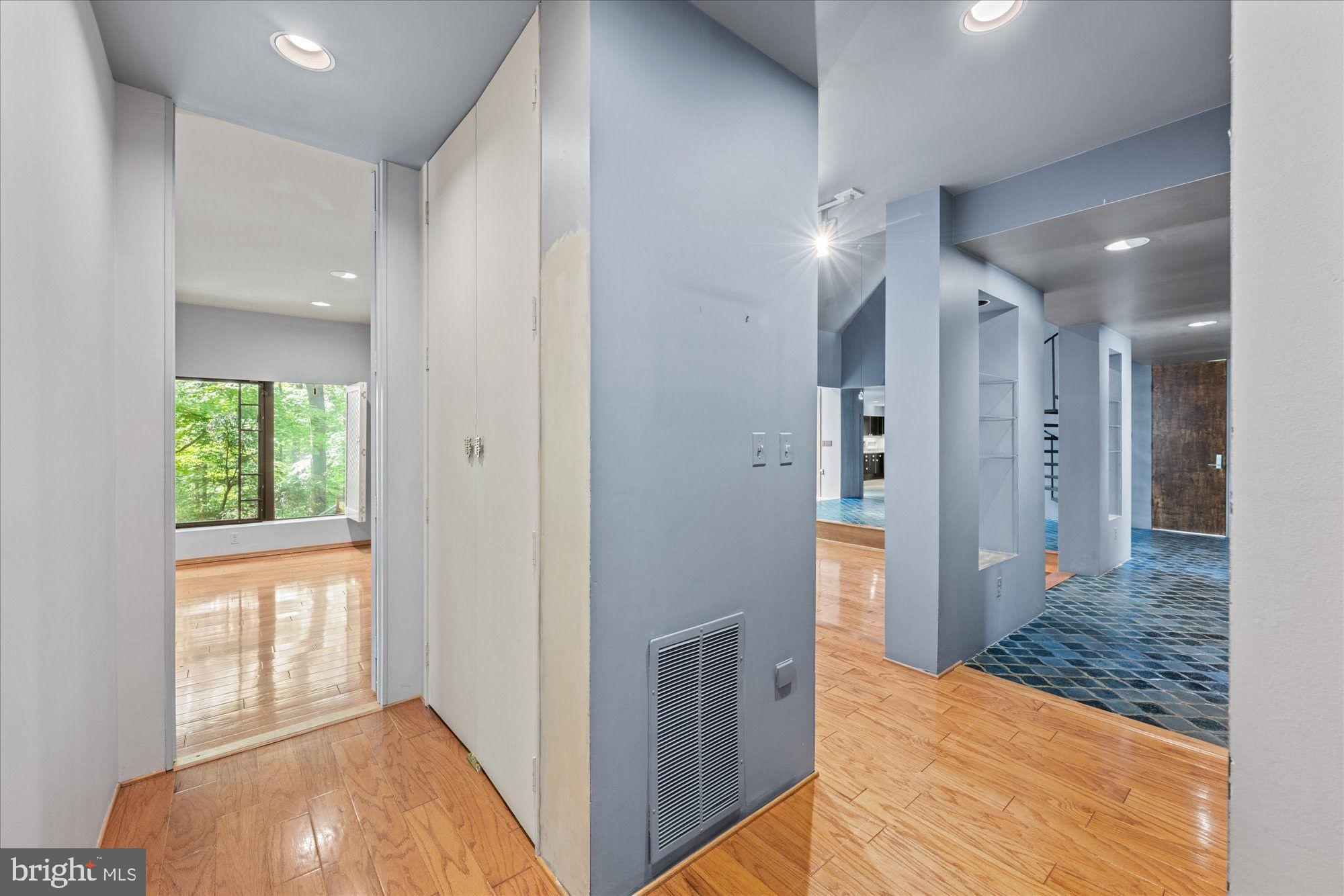 POTOMAC OVERLOOK - Residential