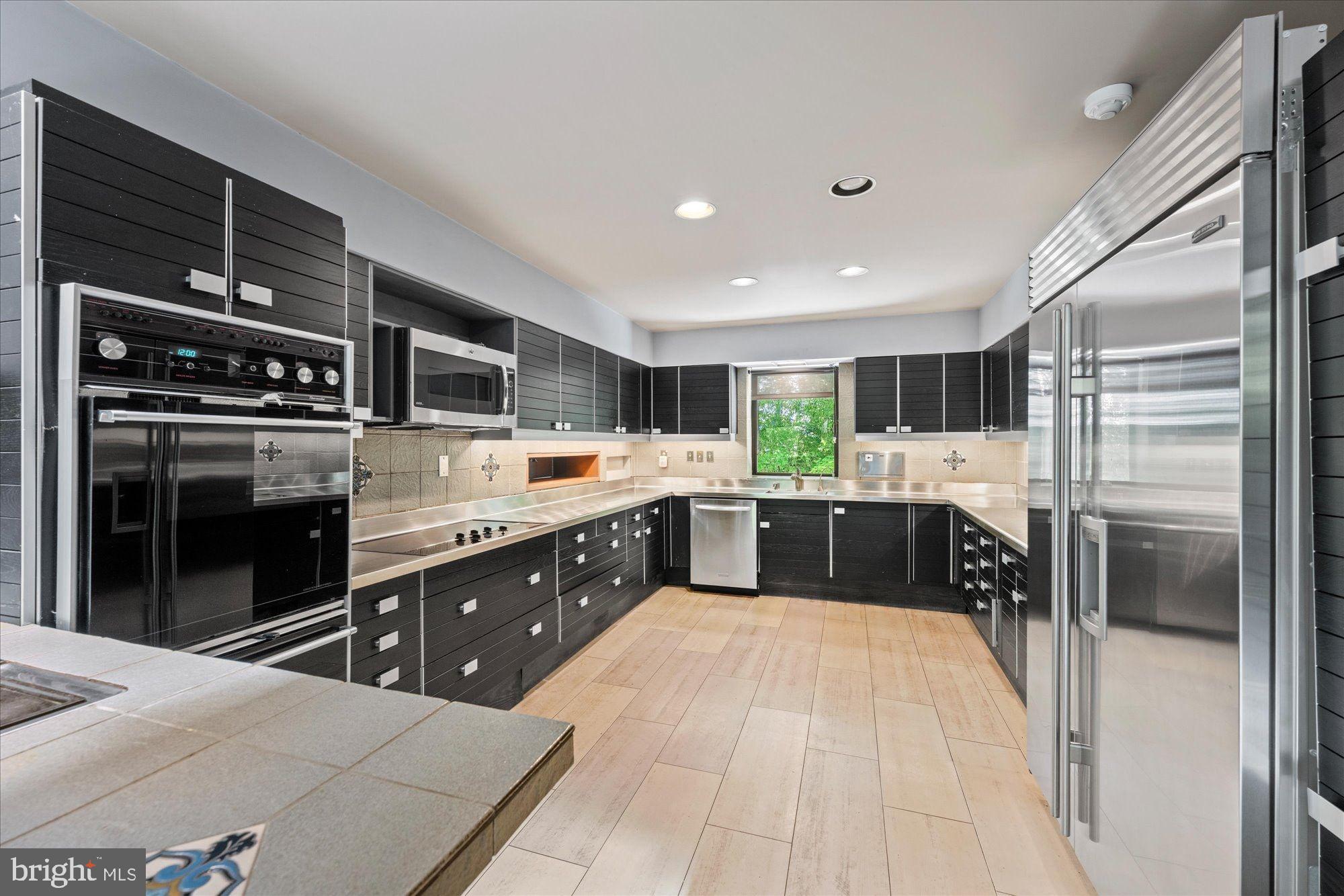 POTOMAC OVERLOOK - Residential