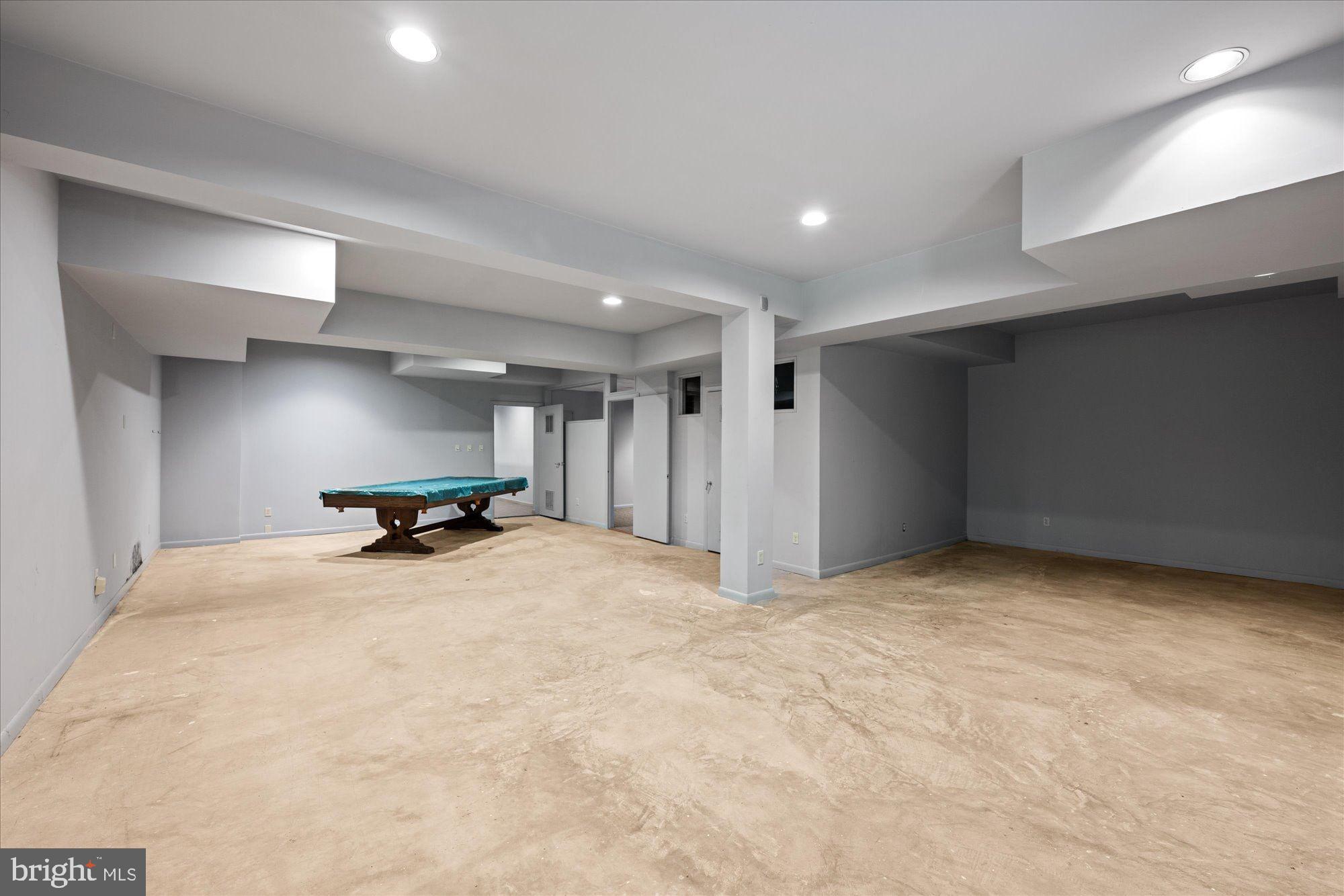 POTOMAC OVERLOOK - Residential
