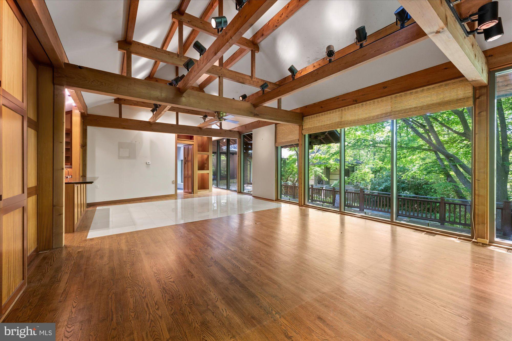 POTOMAC OVERLOOK - Residential