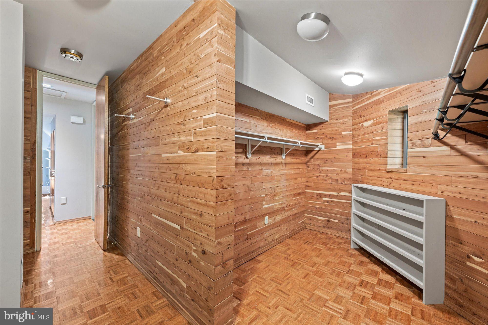 POTOMAC OVERLOOK - Residential