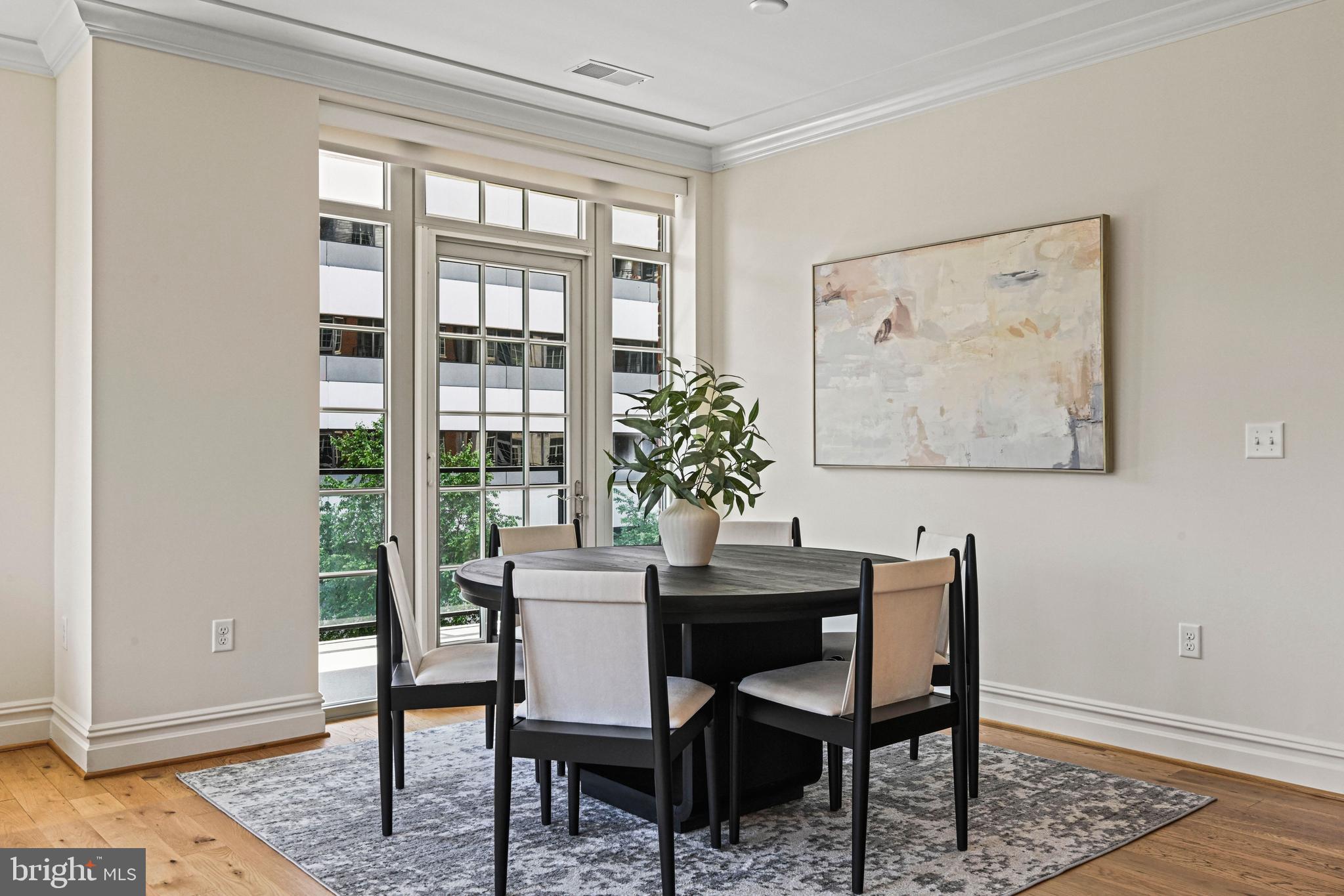 THE SIGNET - Residential