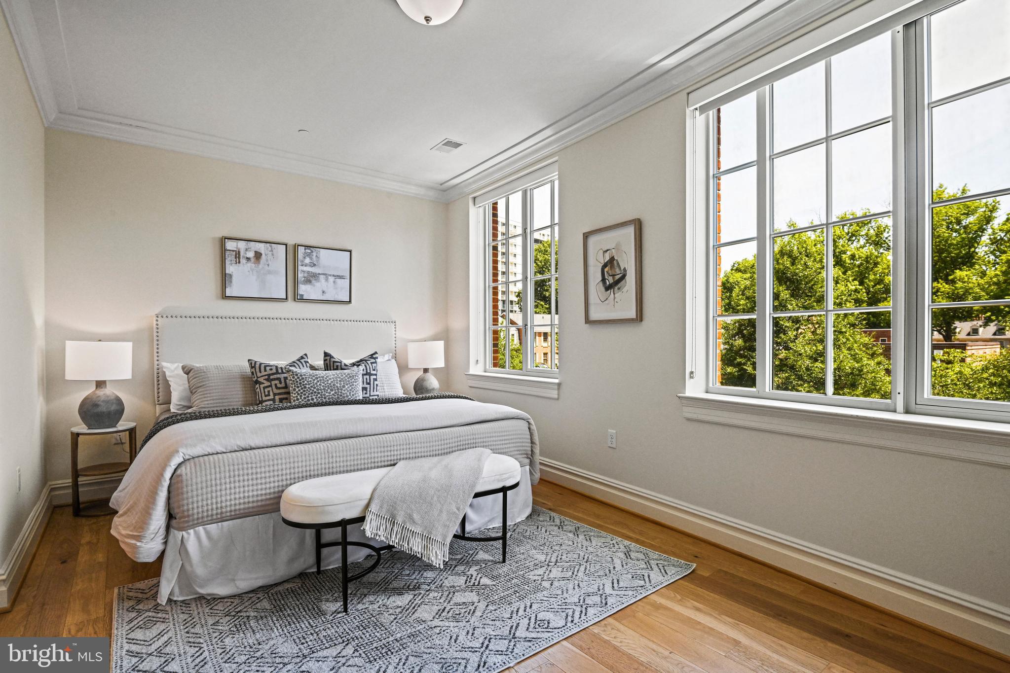 THE SIGNET - Residential