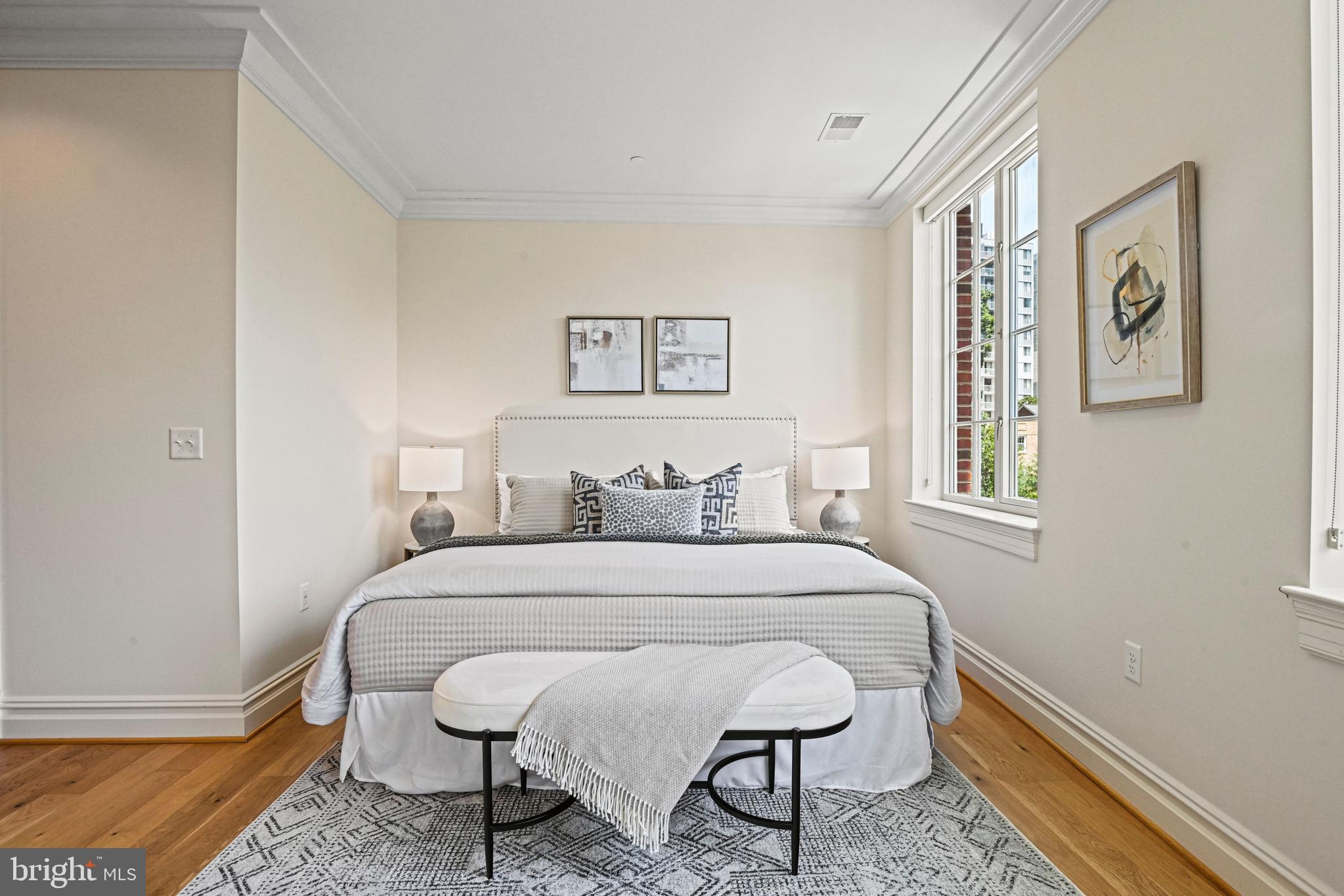 THE SIGNET - Residential