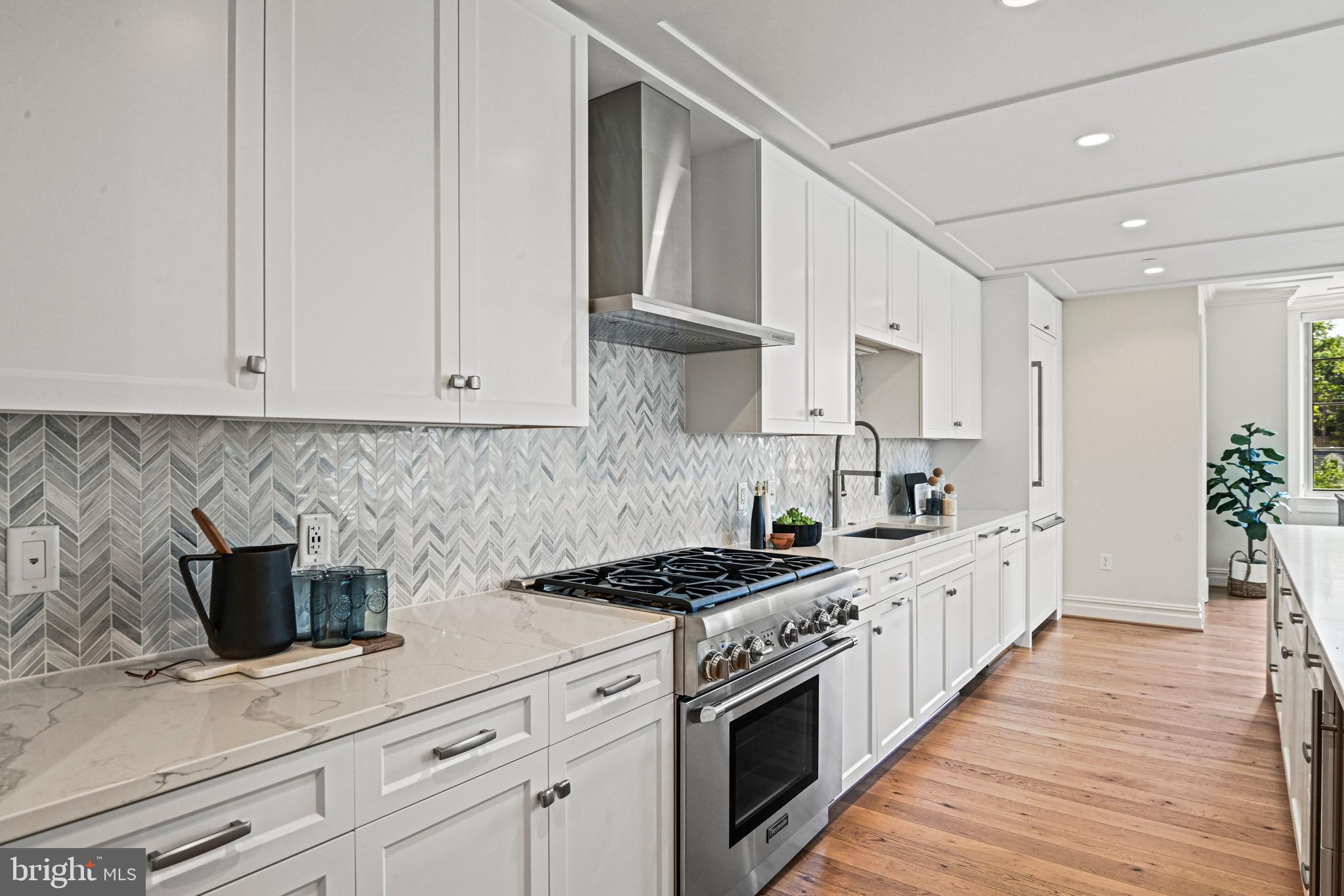 THE SIGNET - Residential