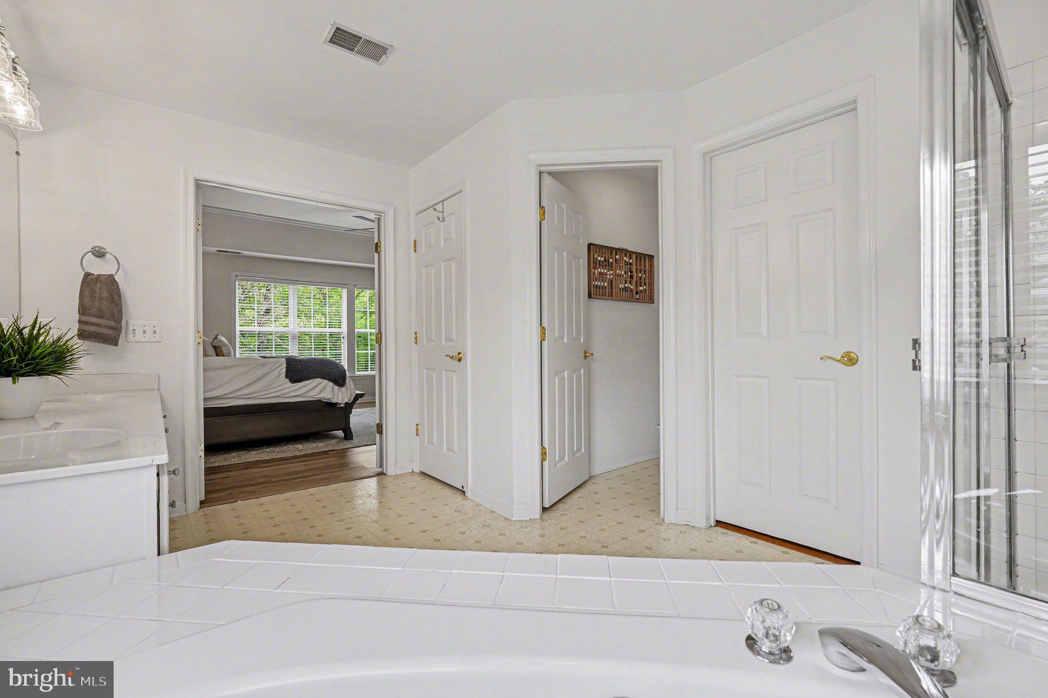 VISTA BROOKE - Residential