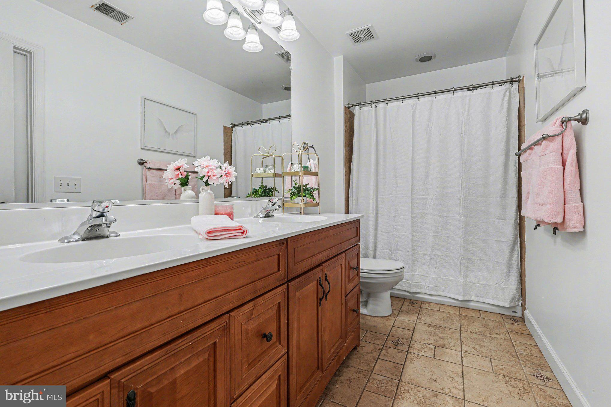 VISTA BROOKE - Residential