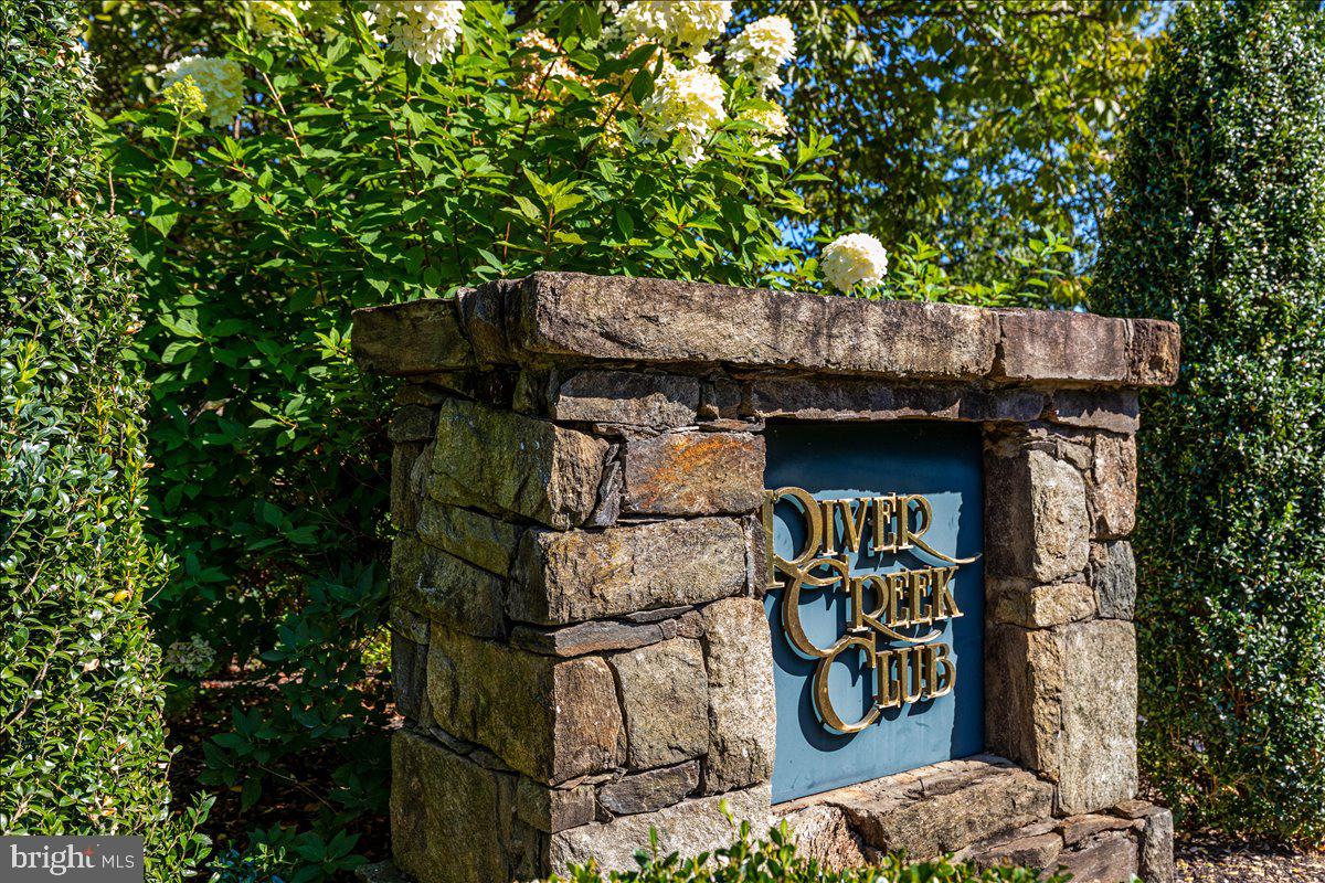 RIVER CREEK - Residential