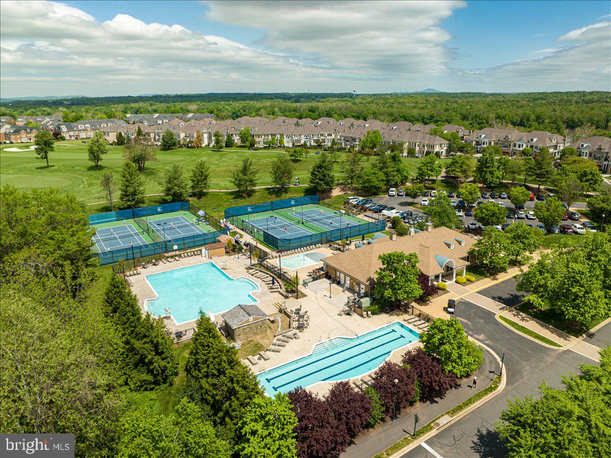 RIVER CREEK - Residential