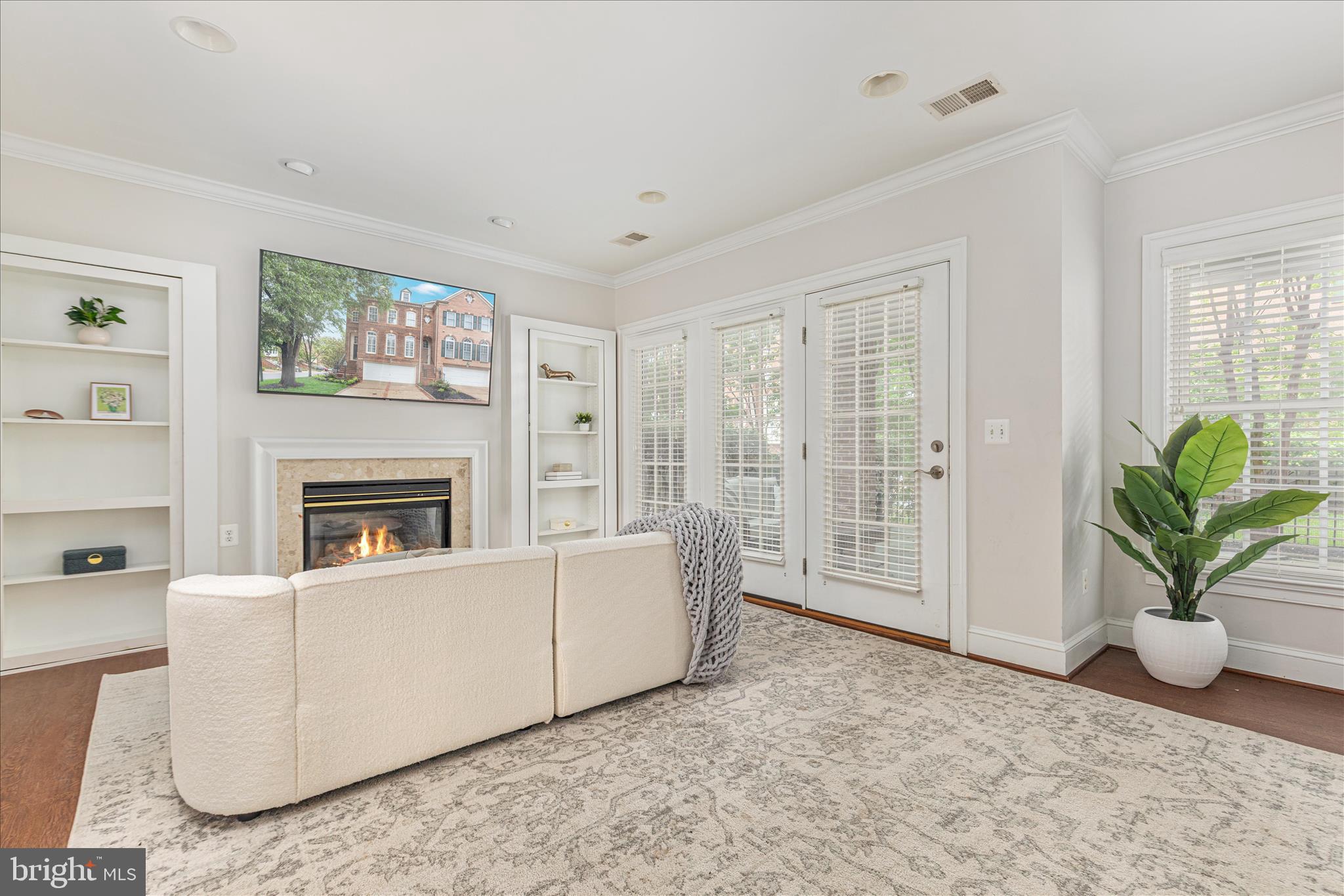 RIVER CREEK - Residential