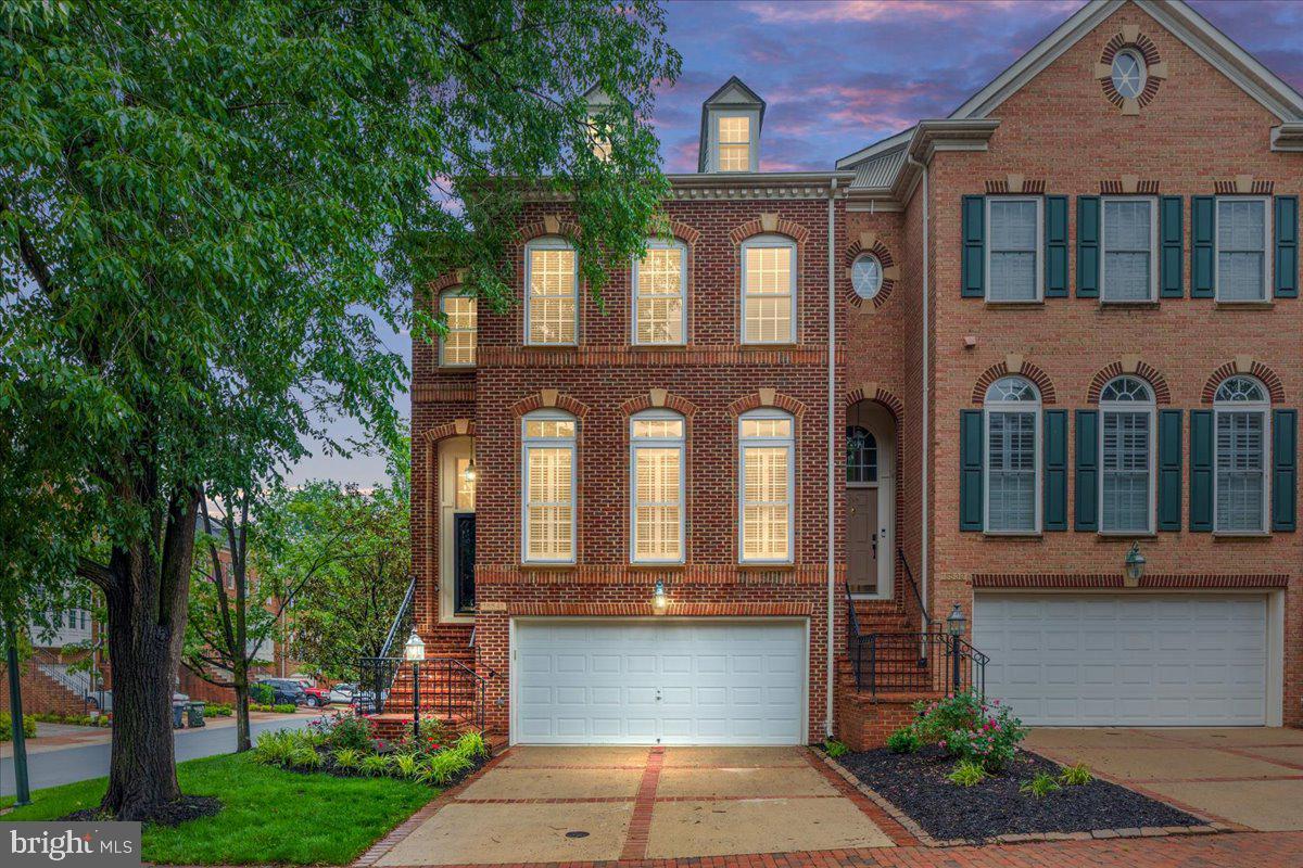 RIVER CREEK - Residential