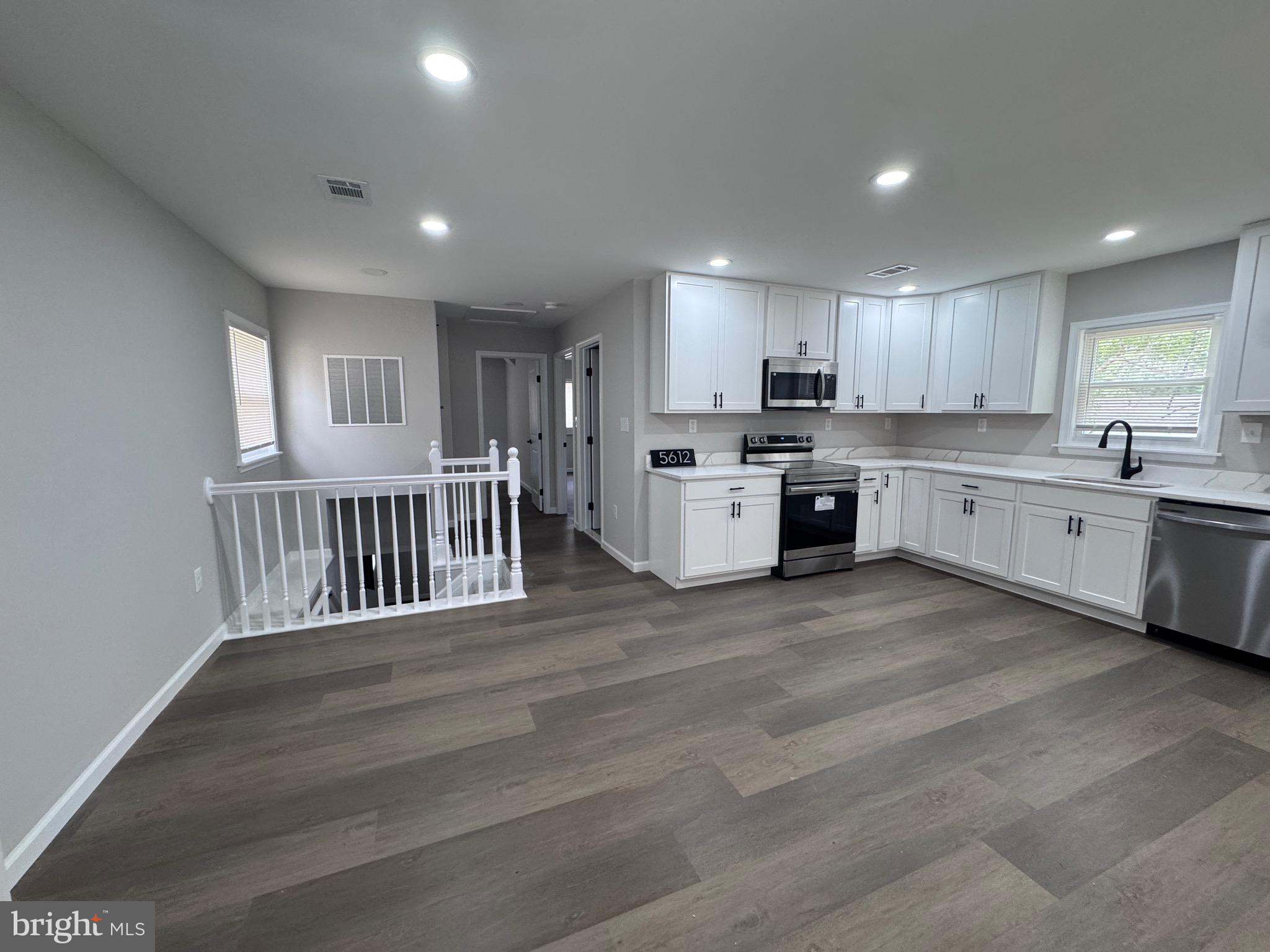 CATONSVILLE MANOR - Residential