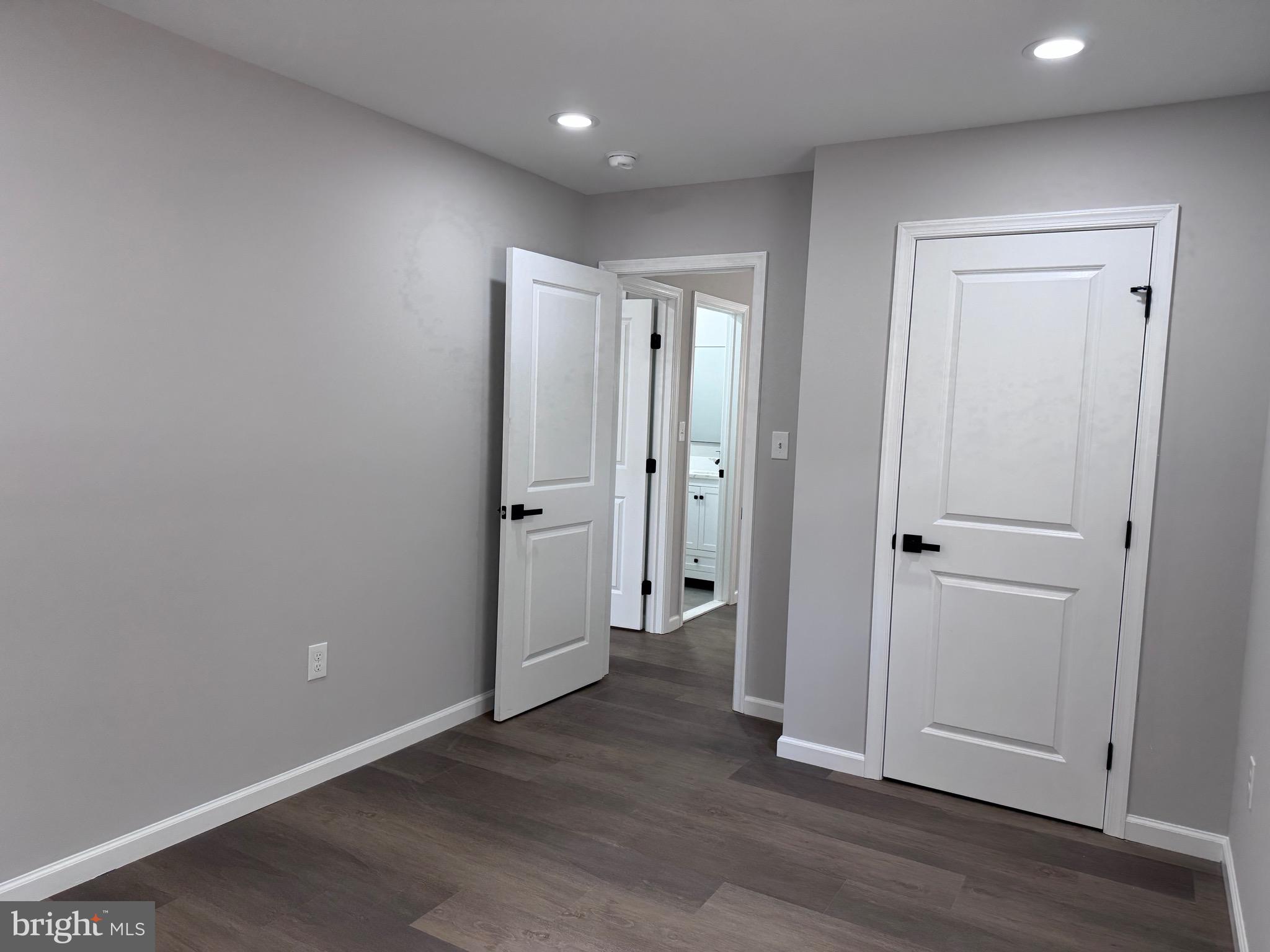 CATONSVILLE MANOR - Residential