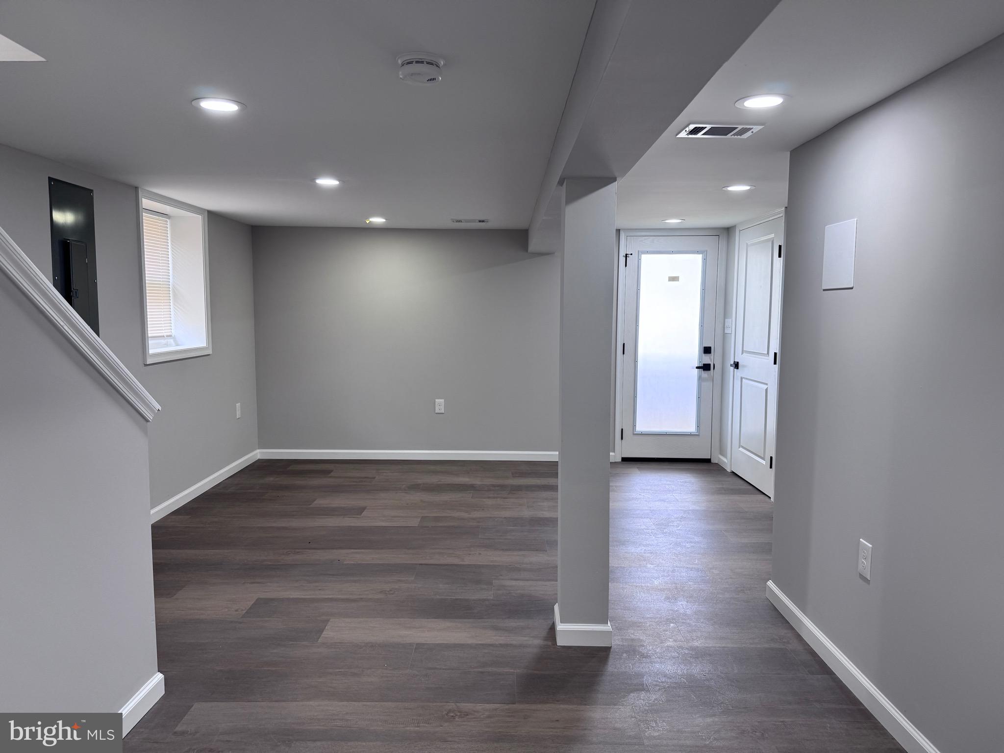 CATONSVILLE MANOR - Residential