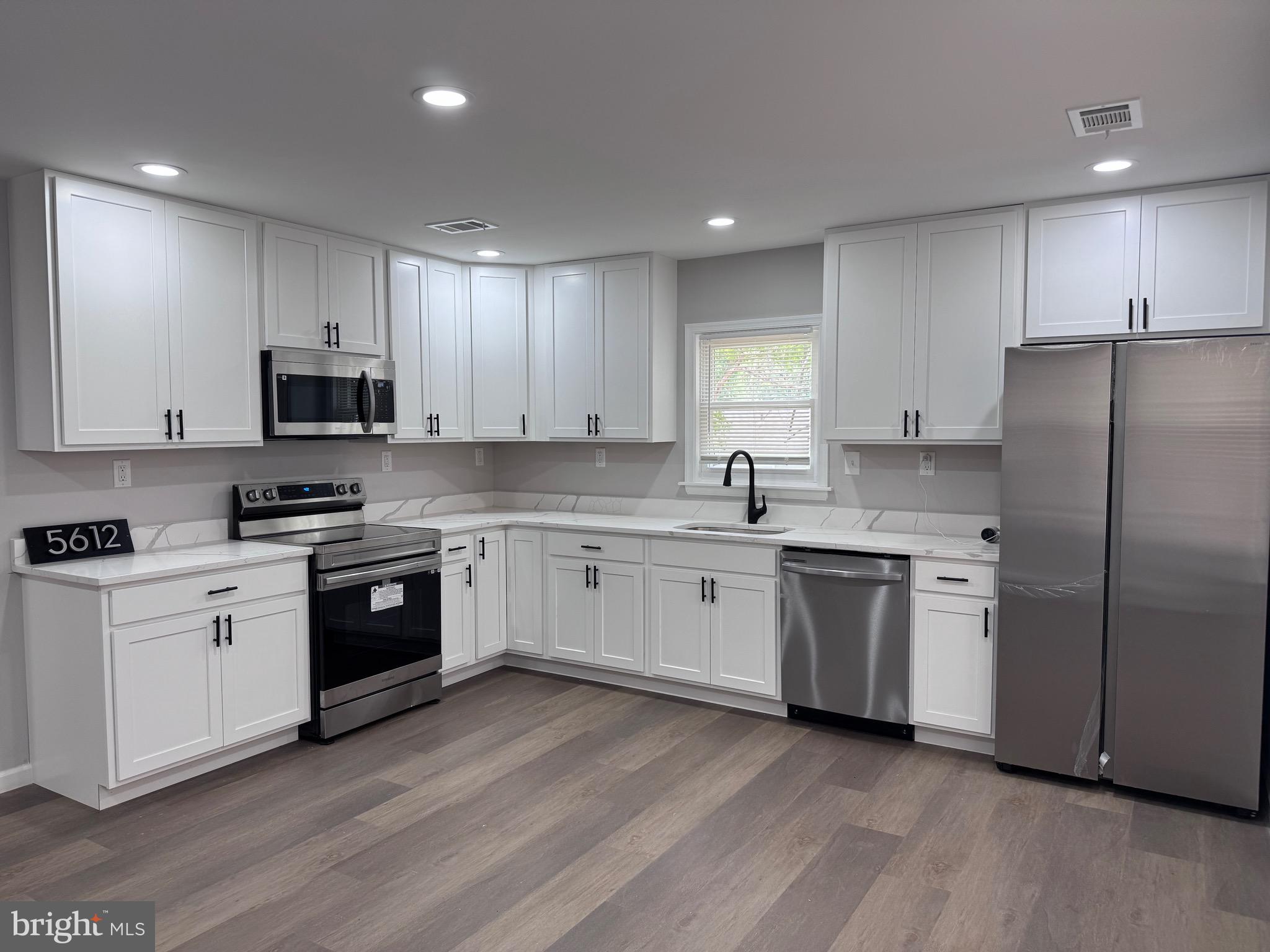 CATONSVILLE MANOR - Residential