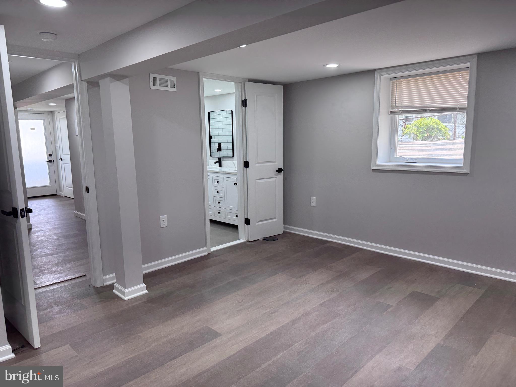 CATONSVILLE MANOR - Residential