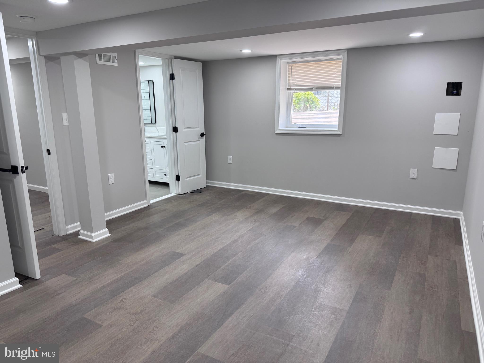CATONSVILLE MANOR - Residential