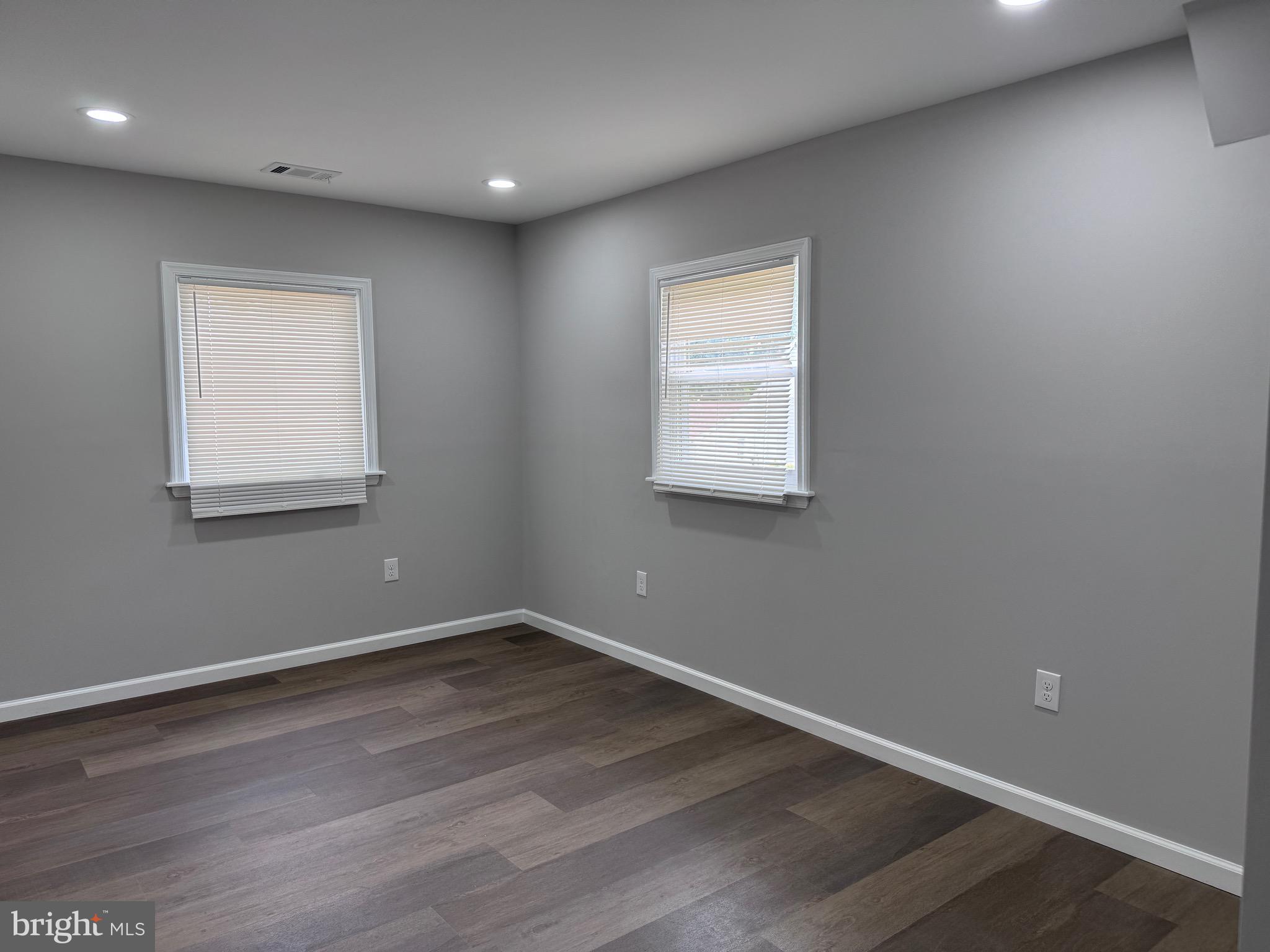 CATONSVILLE MANOR - Residential
