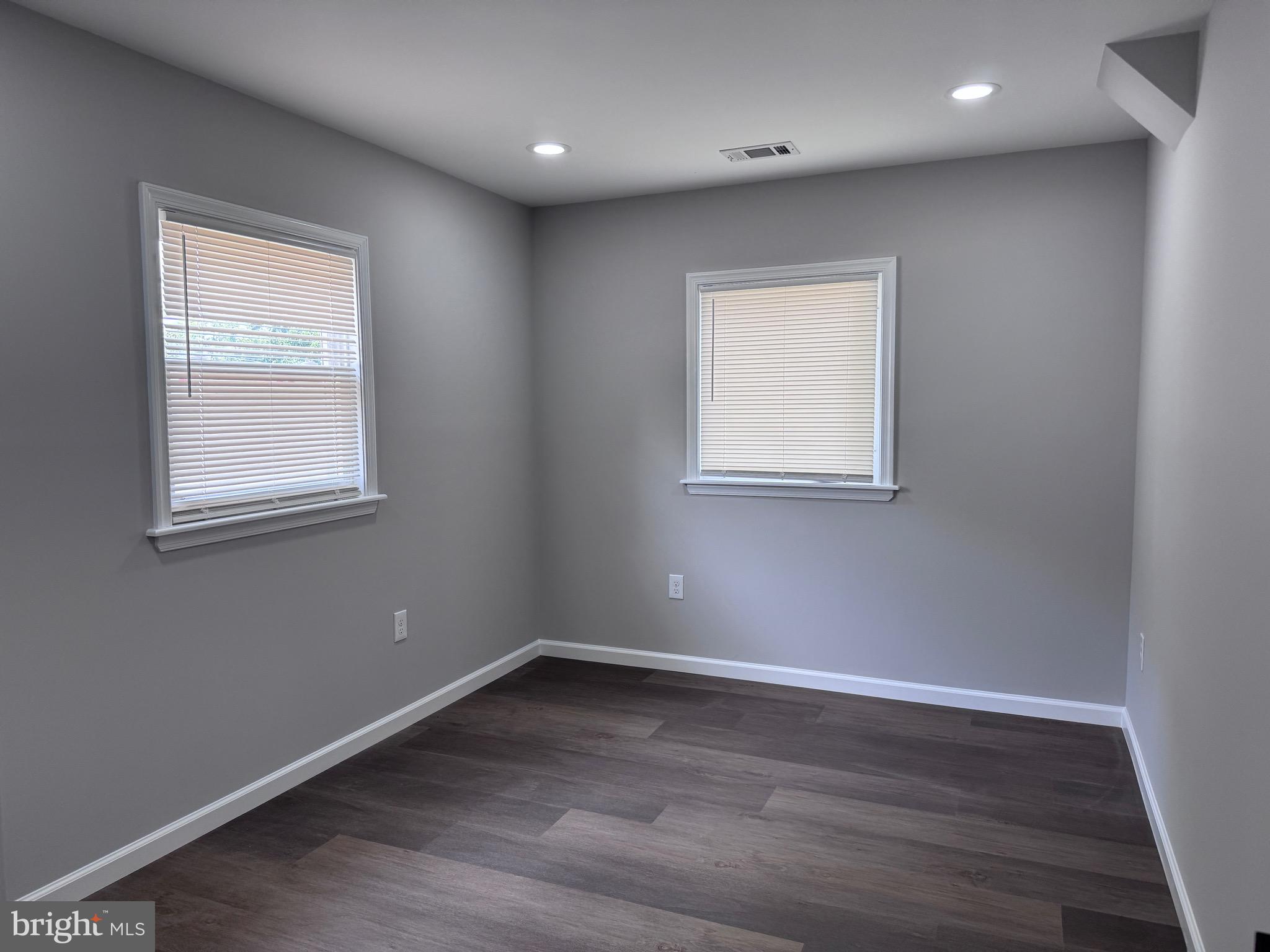 CATONSVILLE MANOR - Residential