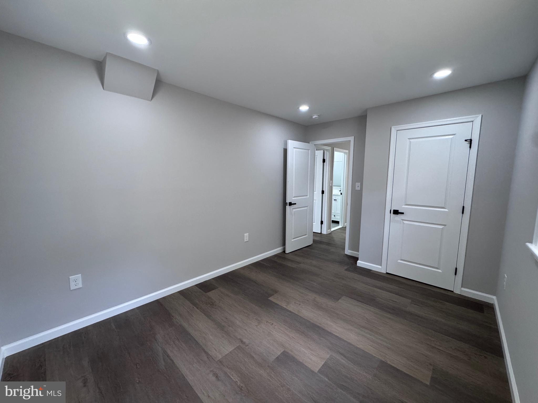 CATONSVILLE MANOR - Residential