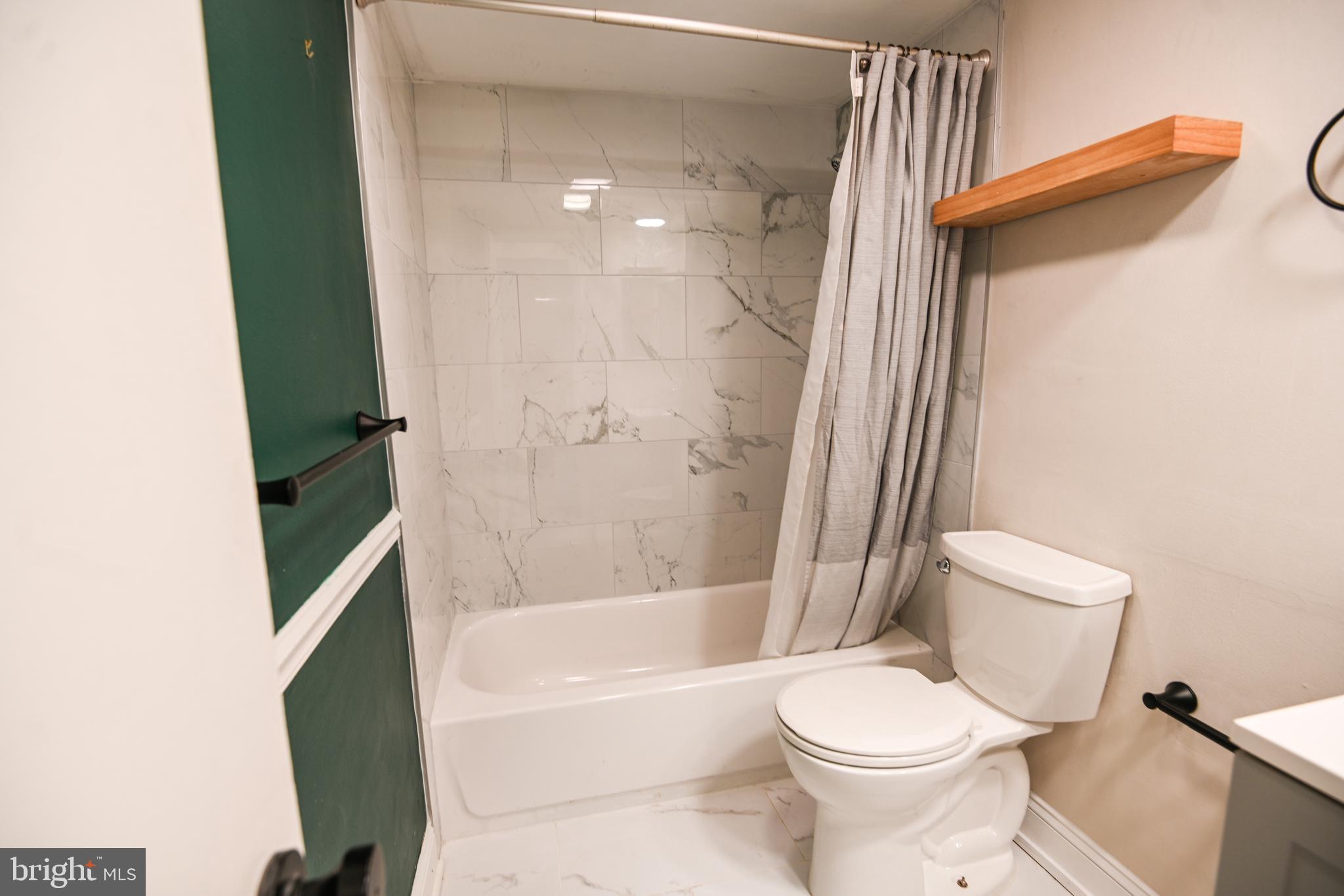 TREOVER CONDOMINIUM - Residential Lease