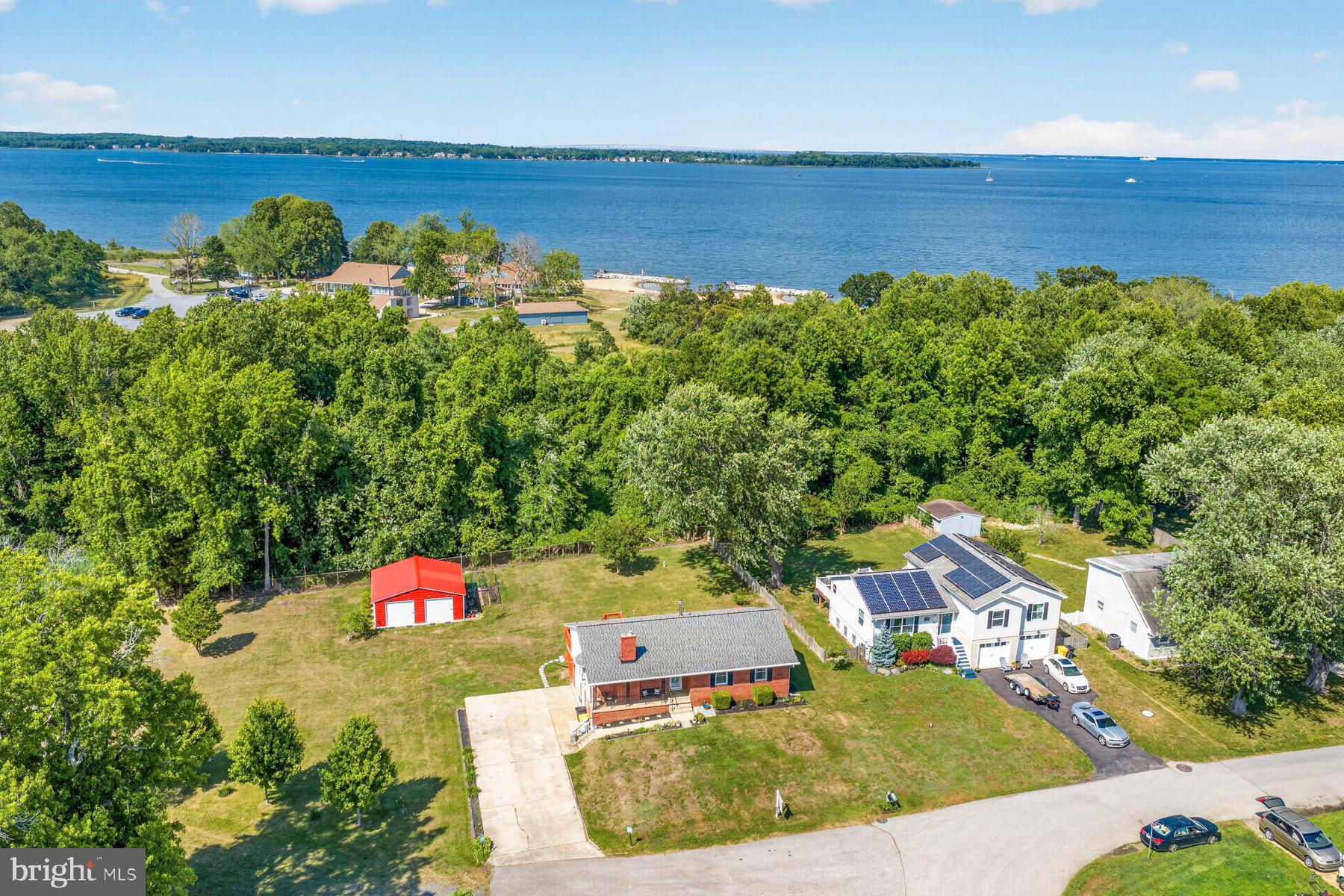 SAUNDERS POINT - Residential