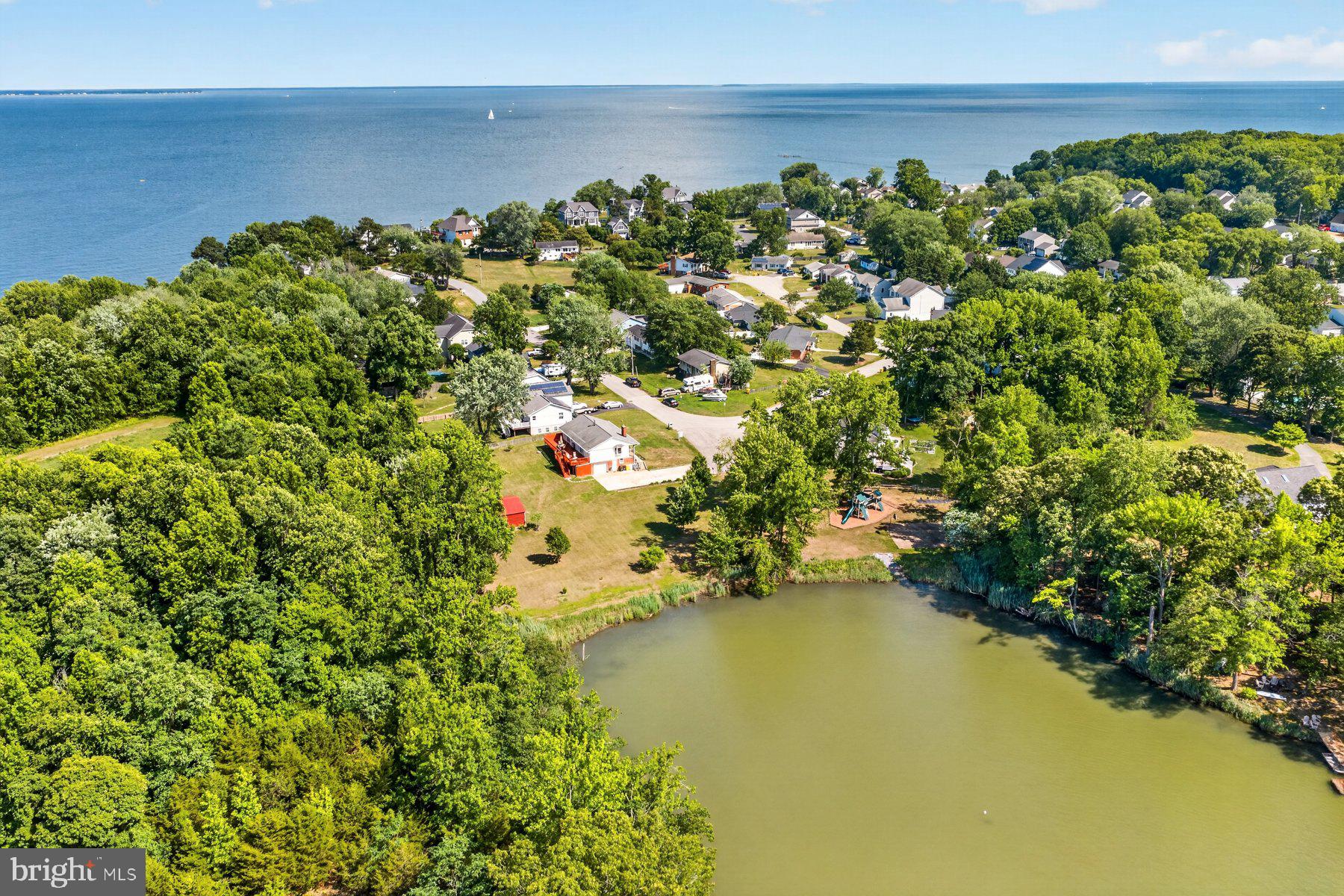 SAUNDERS POINT - Residential