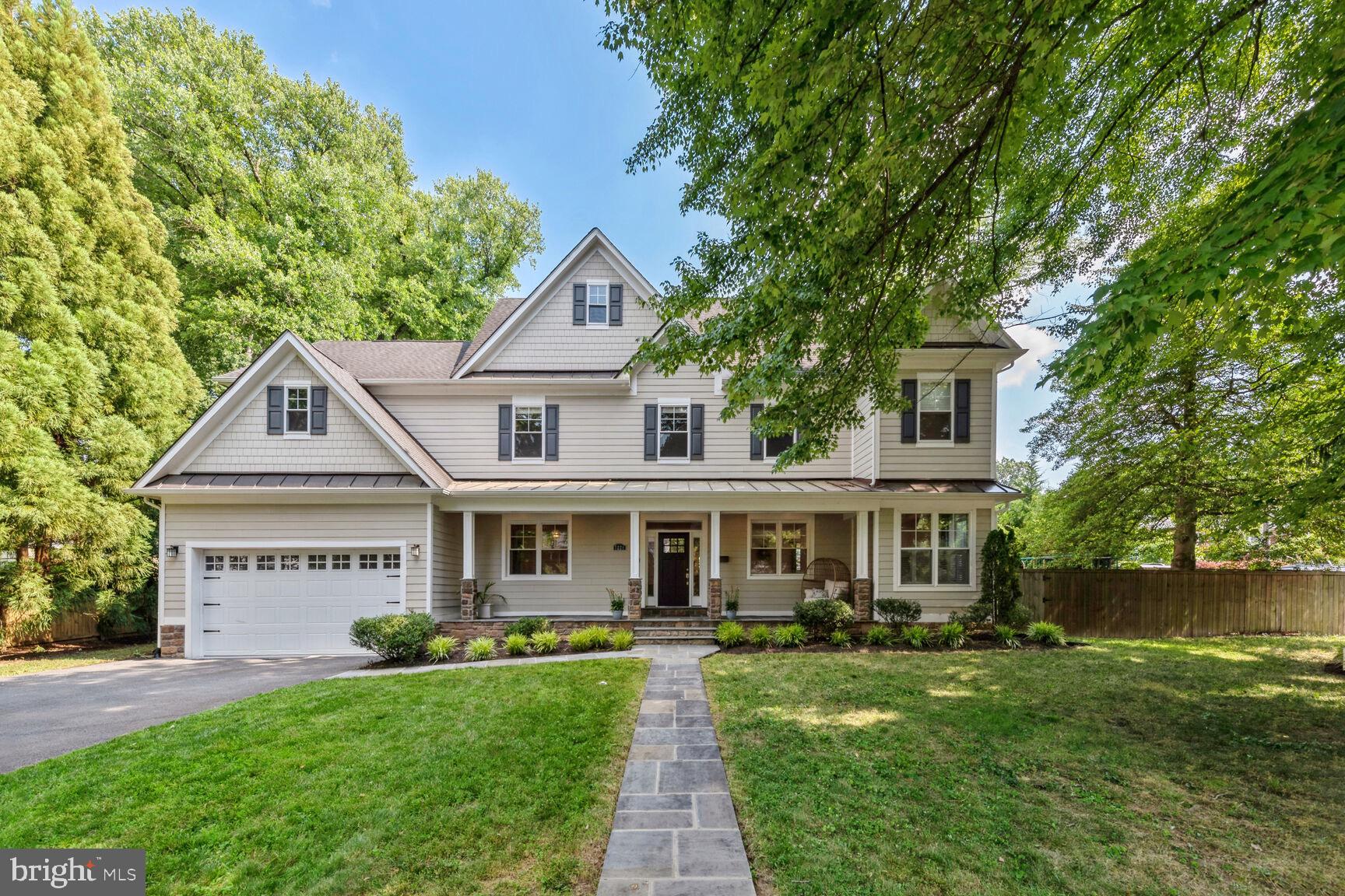 DONNA LEE GARDENS - Residential