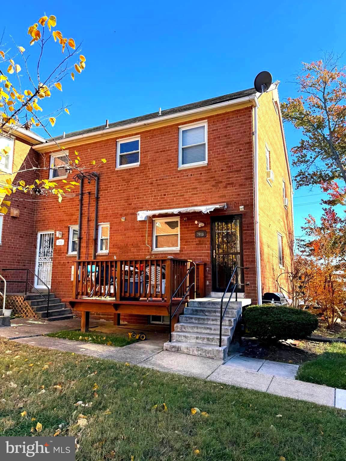 A BEAUTIFUL TOWNHOME MOSTLY UPDATED IN THE PAST. 3 BEDROOMS, 2.5 BATHROOMS. LOOKS BEAUTIFUL BUT SOLD AS IS. CONVENIENTLY LOCATED, CLOSE TO EVERYTHING: THE NEW METRO LINE, UNIVERSITY OF MARYLAND, LANGLEY PARK, UNIVERSITY BOULEVARD, 495, GROCERY STORES, RESTAURANTS AND MUCH MORE. 

3 BEDROOMS, 2.5 BATHROOMS AND 2 BONUS ROOMS.

COME AND SEE THIS COMFORTABLE UNIT THAT IS WAITING FOR THE NEW OWNER TO ENJOY IT. EXPLORE THE ENDLESS POTENTIAL AND MAKE THIS YOUR HOME.
