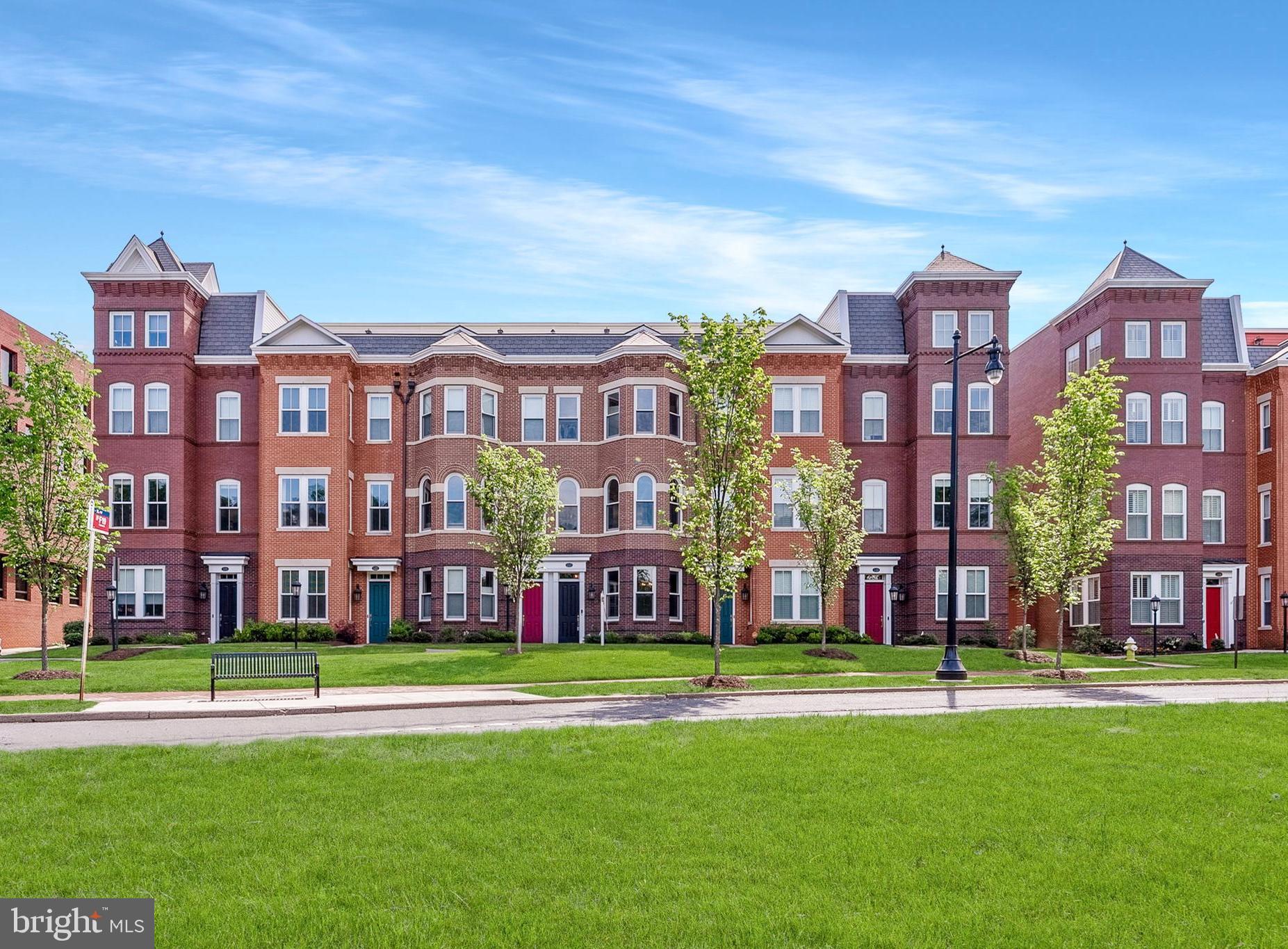 OLD TOWN ALEXANDRIA - Residential