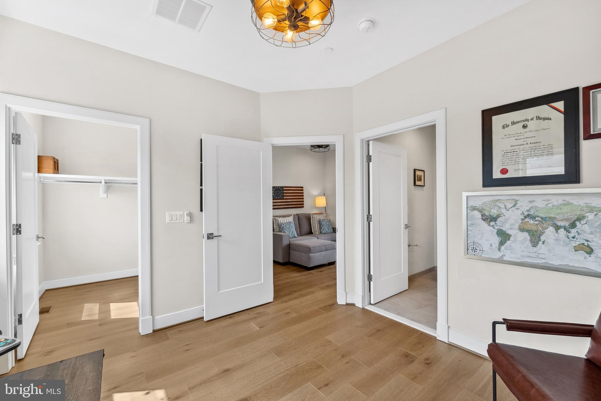 OLD TOWN ALEXANDRIA - Residential