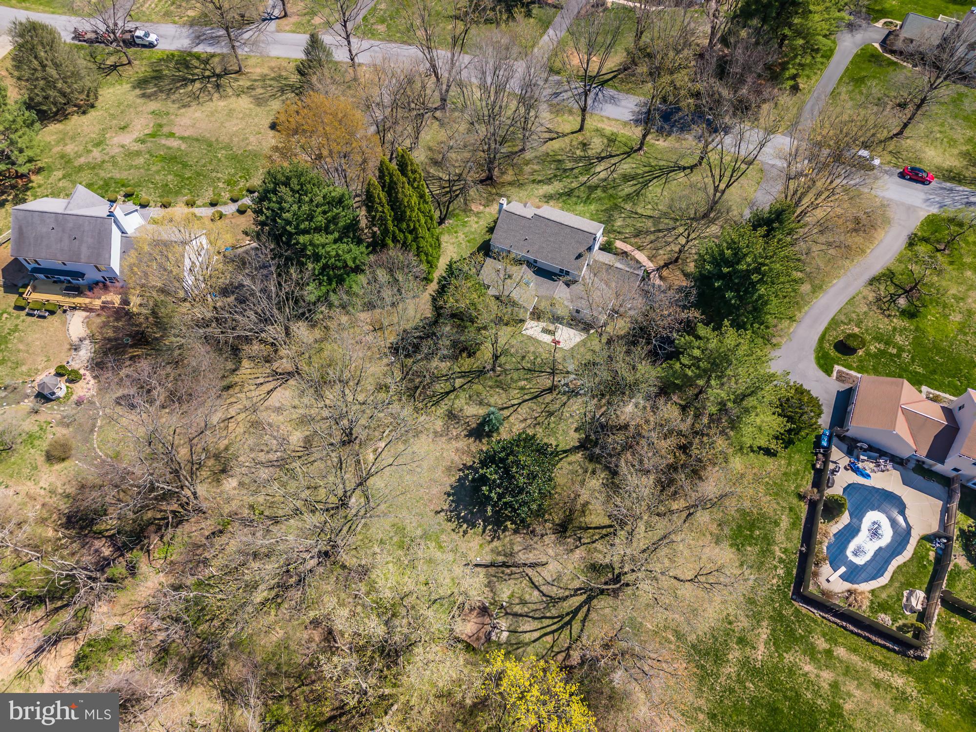 FOX LEE MANOR - Residential