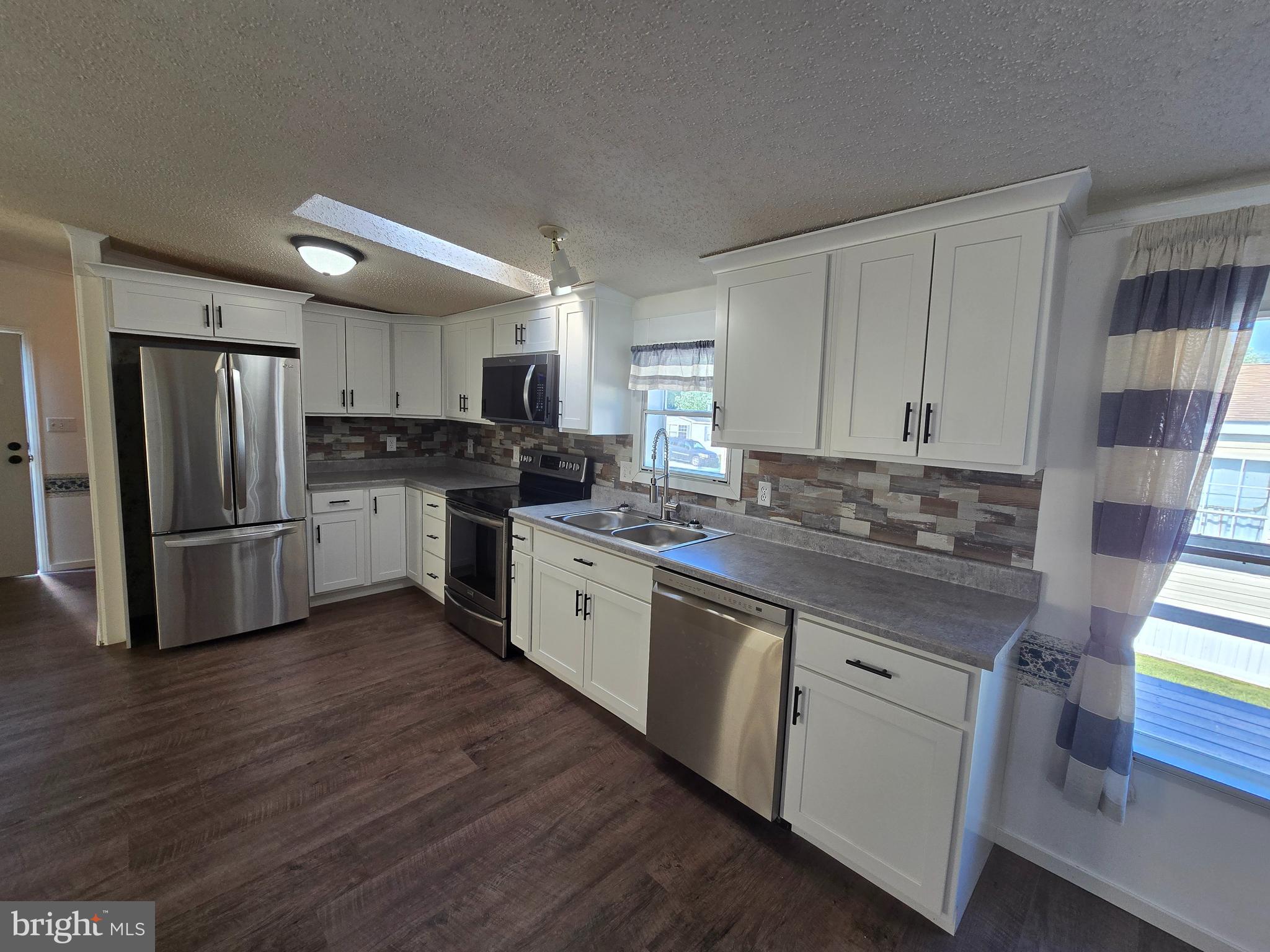 PLEASANT HILLS TR - Residential