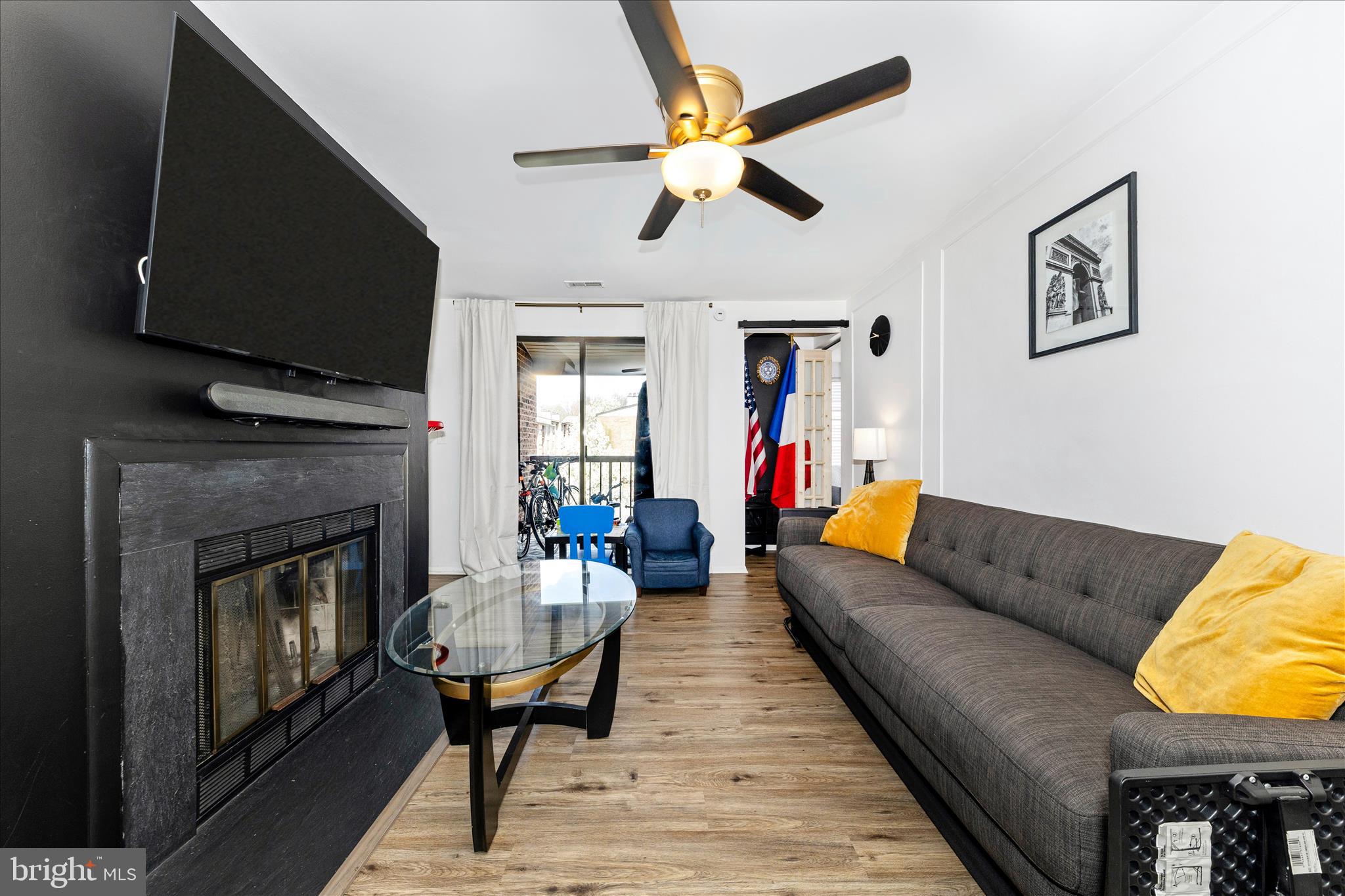 FARMINGDALE - Residential
